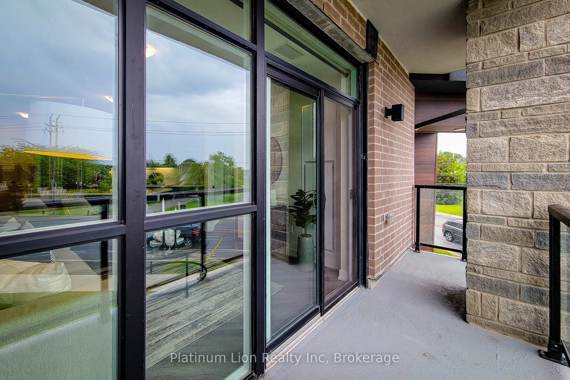 1 Bedroom Condo at 600 North Service, Hamilton For sale