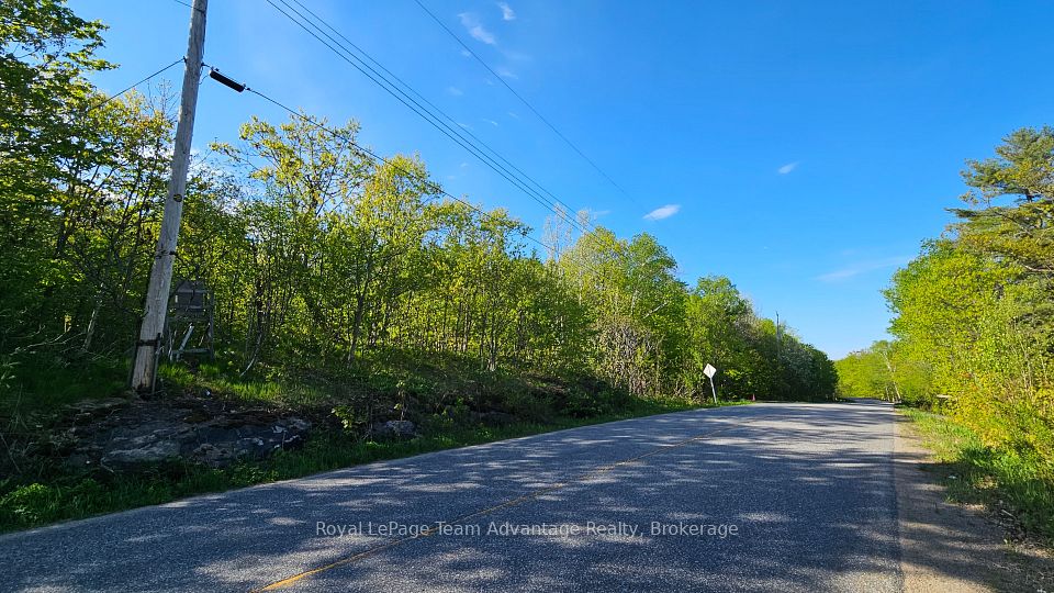 9 Pinewood Road, McDougall, ON P2A 2W7