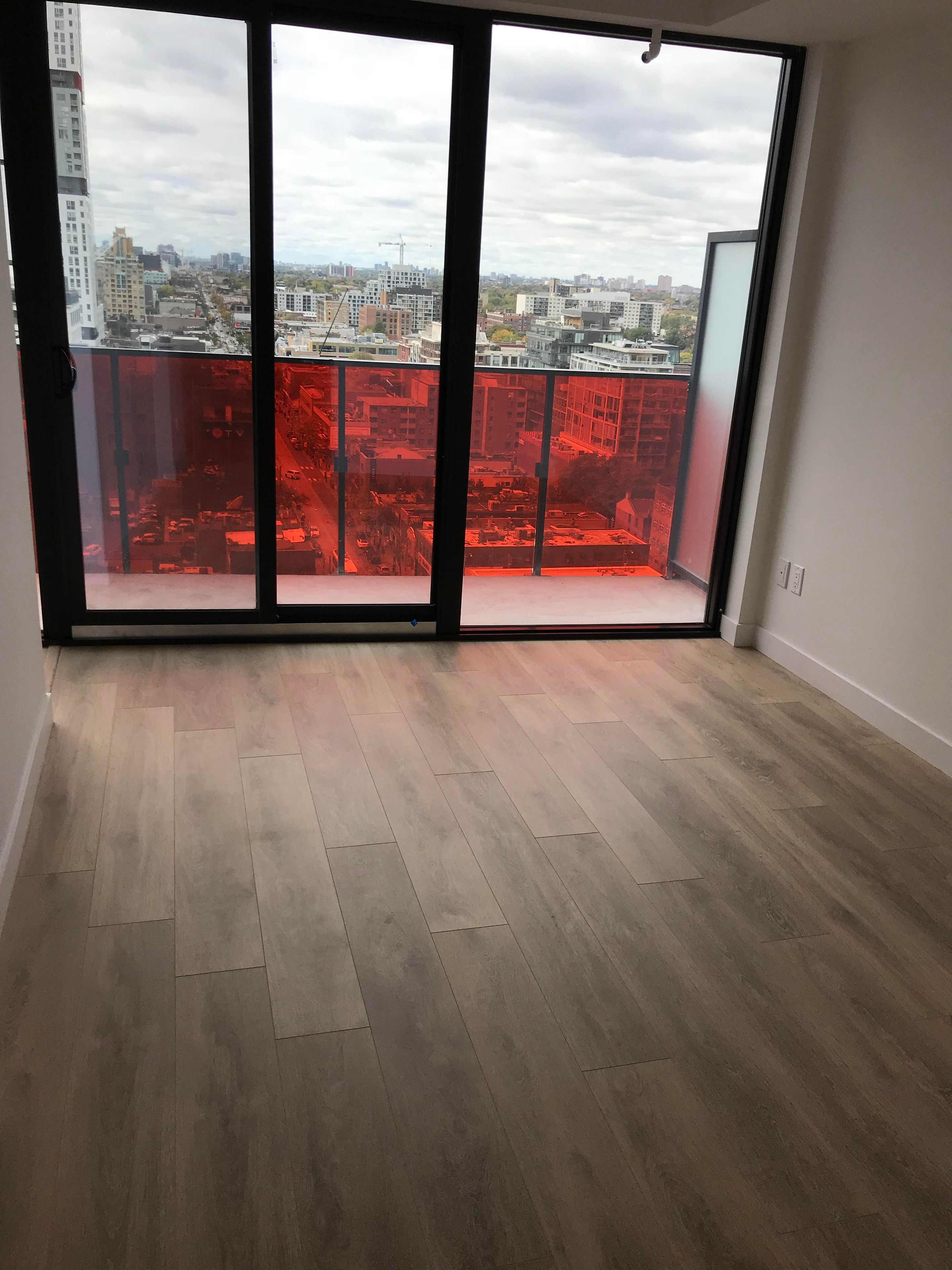 215 Queen Street W 1002