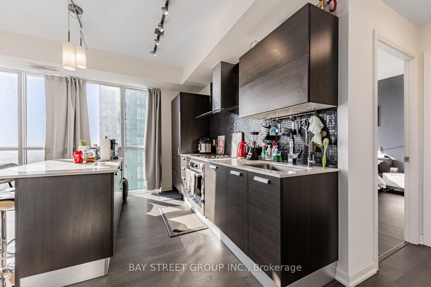 3 Bedrooms Condo at 9 Bogert, Toronto For sale