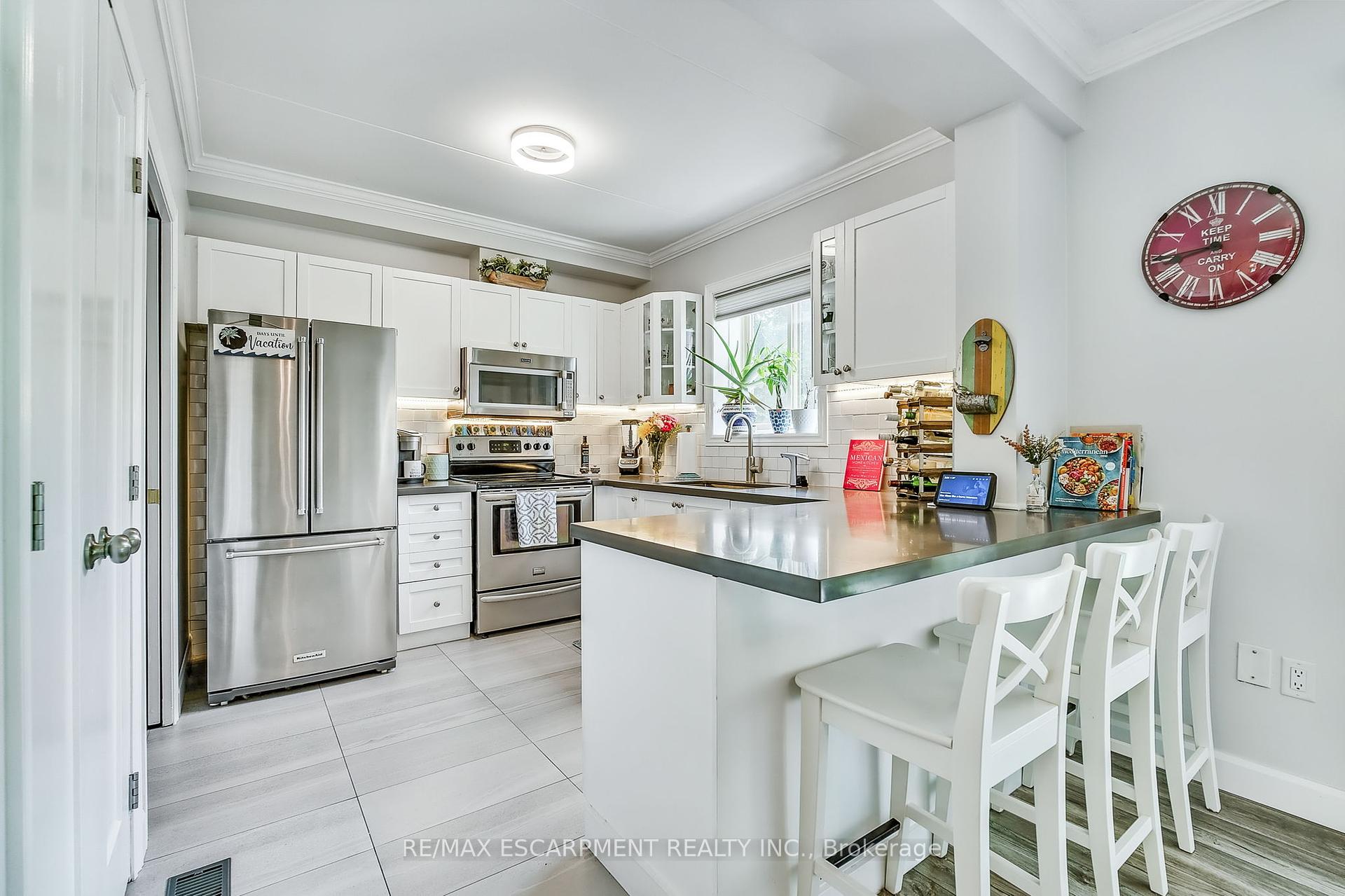 2 Bedrooms Condo at 4045 UPPER MIDDLE, Burlington For sale