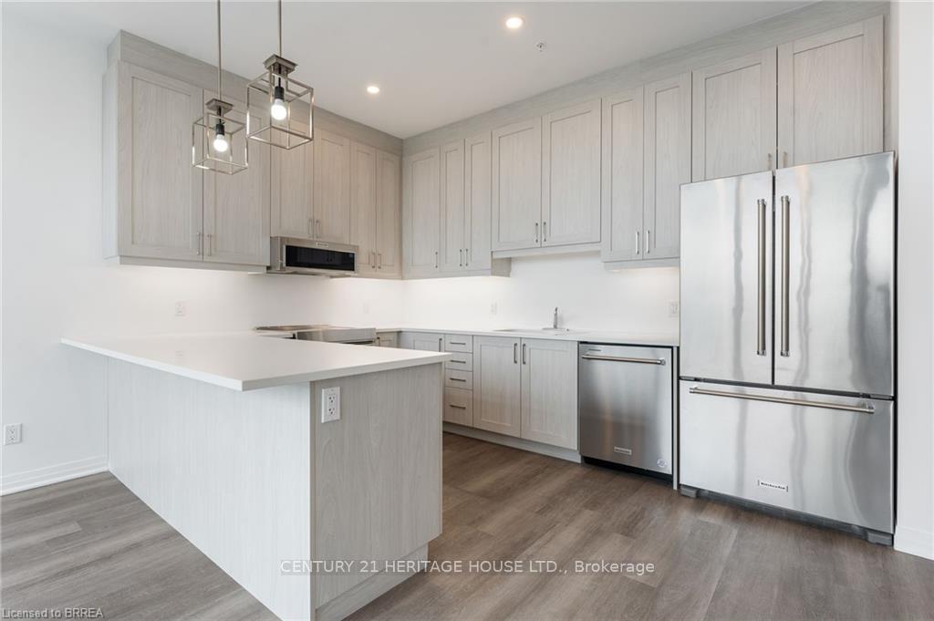 3 Bedrooms Condo at 5 Hamilton, Hamilton For sale
