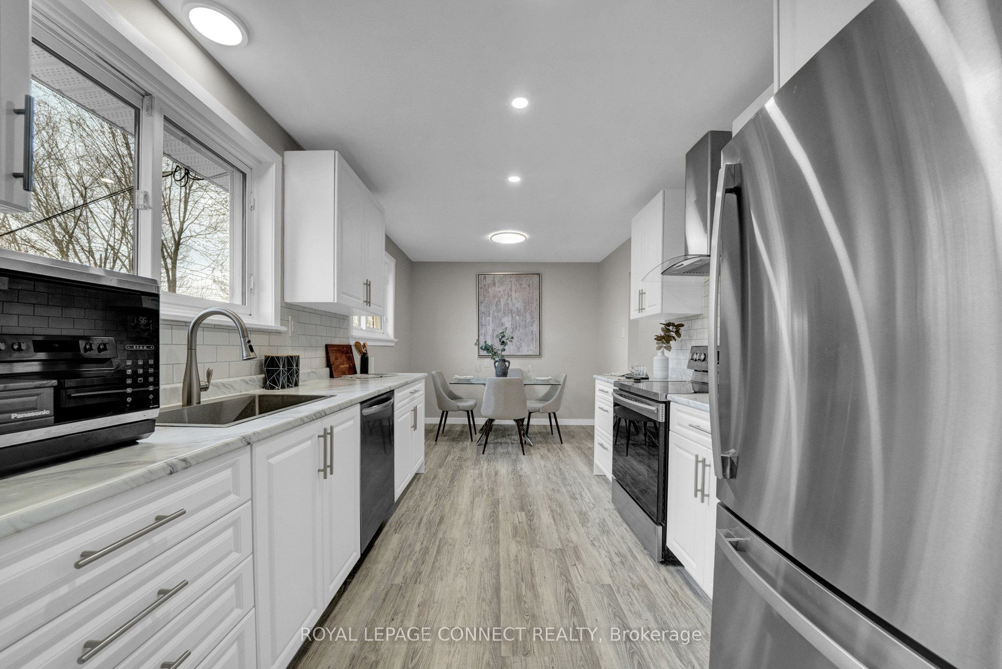 8 Graham Court, Ajax, ON L1S 1H6