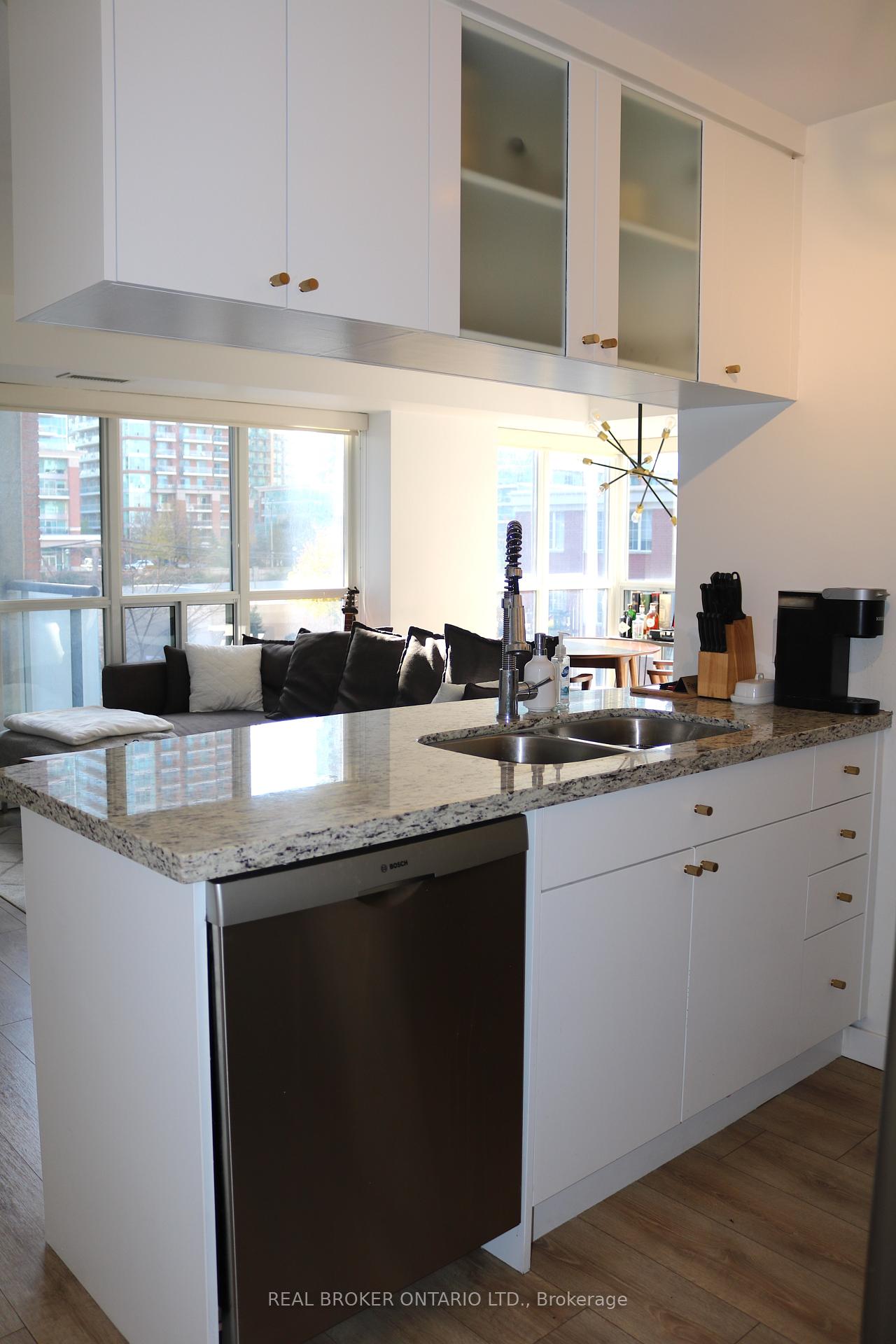 2 Bedrooms Condo at 1005 King, Toronto For sale