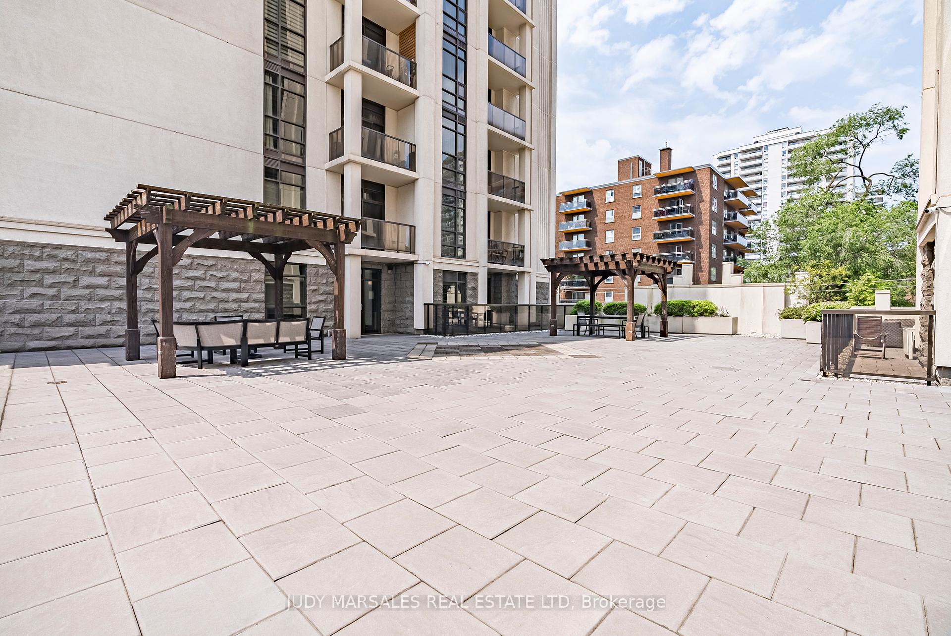 1 Bedroom Condo at 85 Robinson, Hamilton For sale