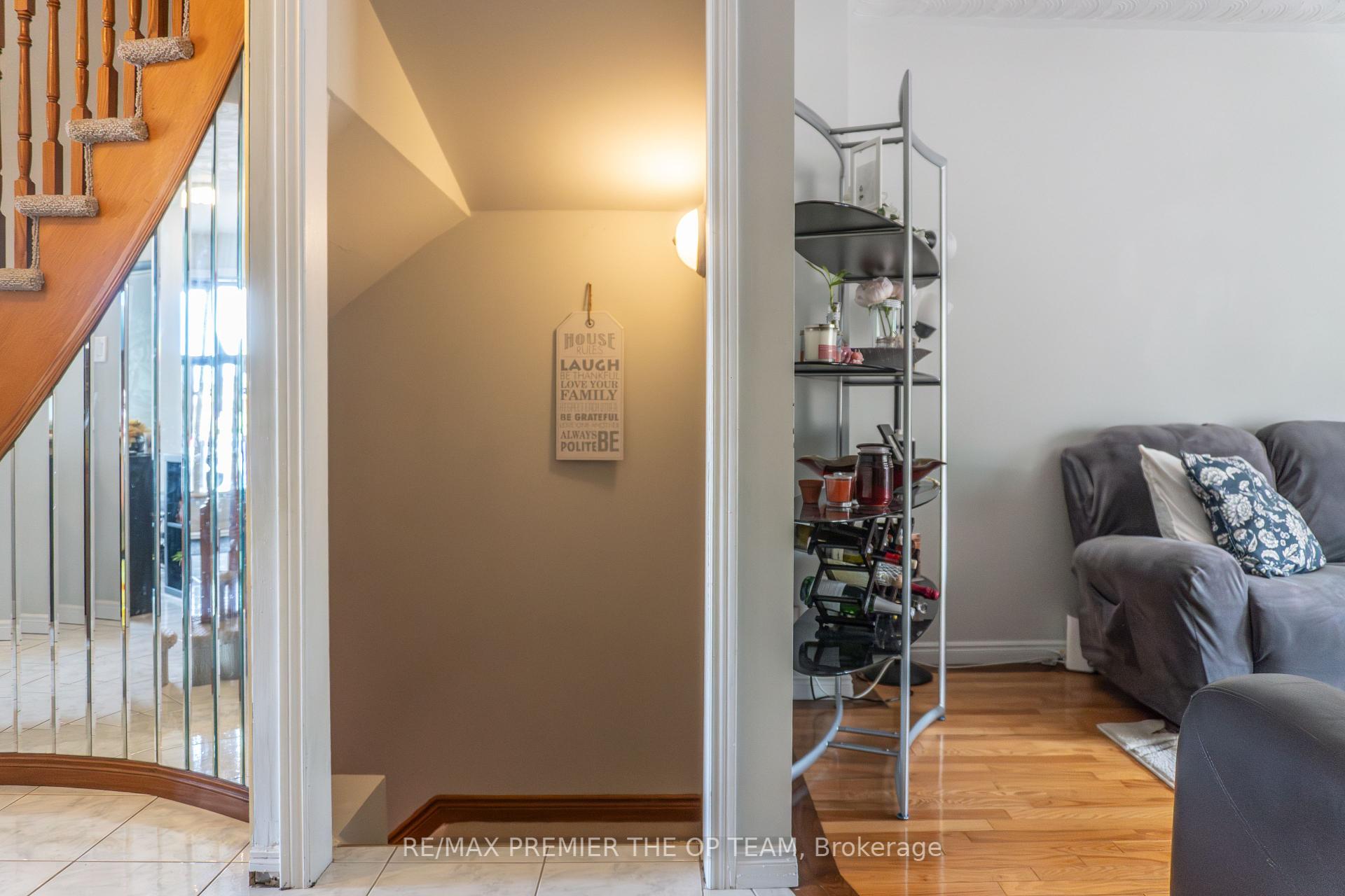 3 Bedrooms Condo at 255 Mount Albion, Hamilton For sale
