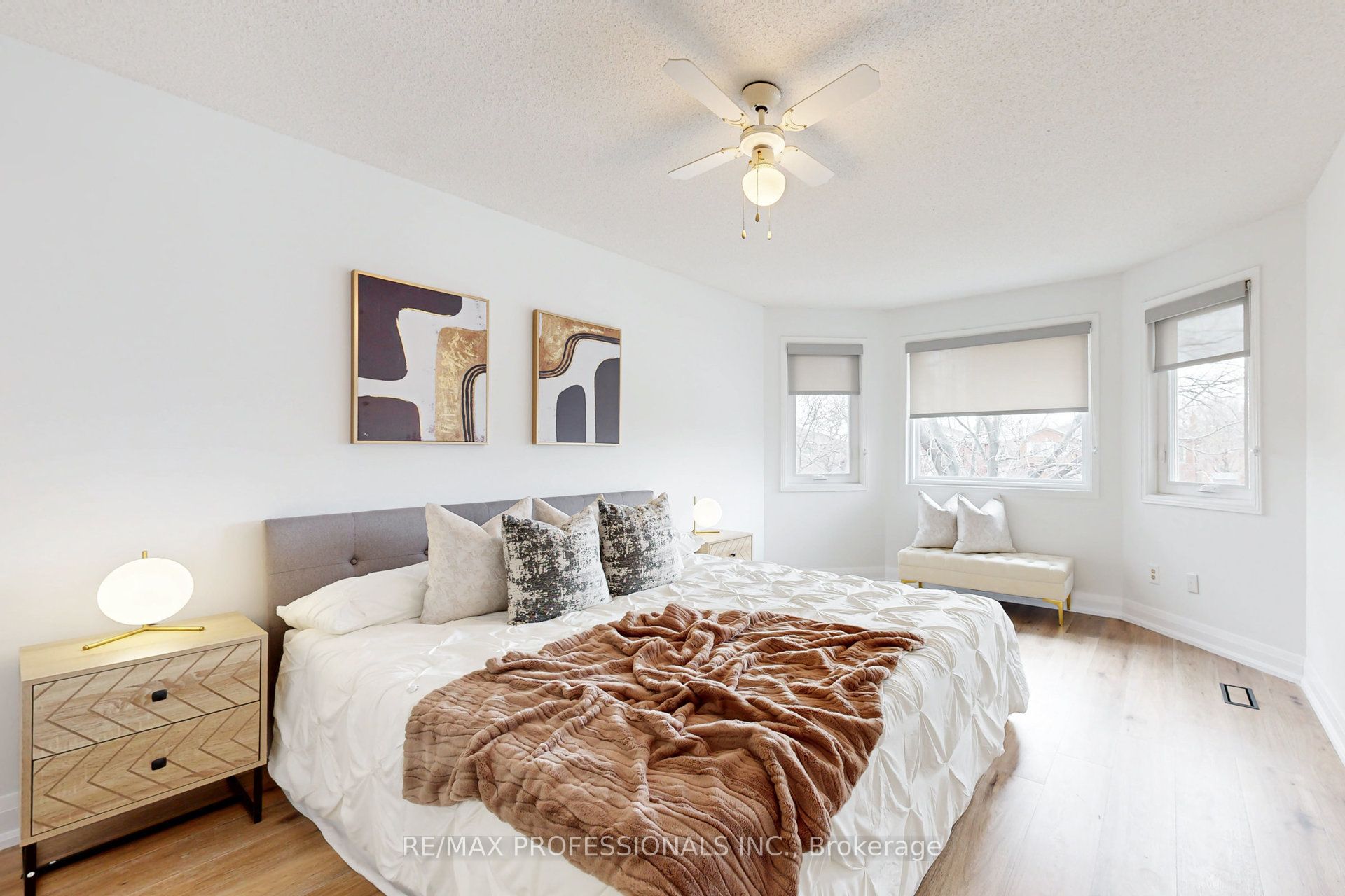 1327 Greenwood Crescent
