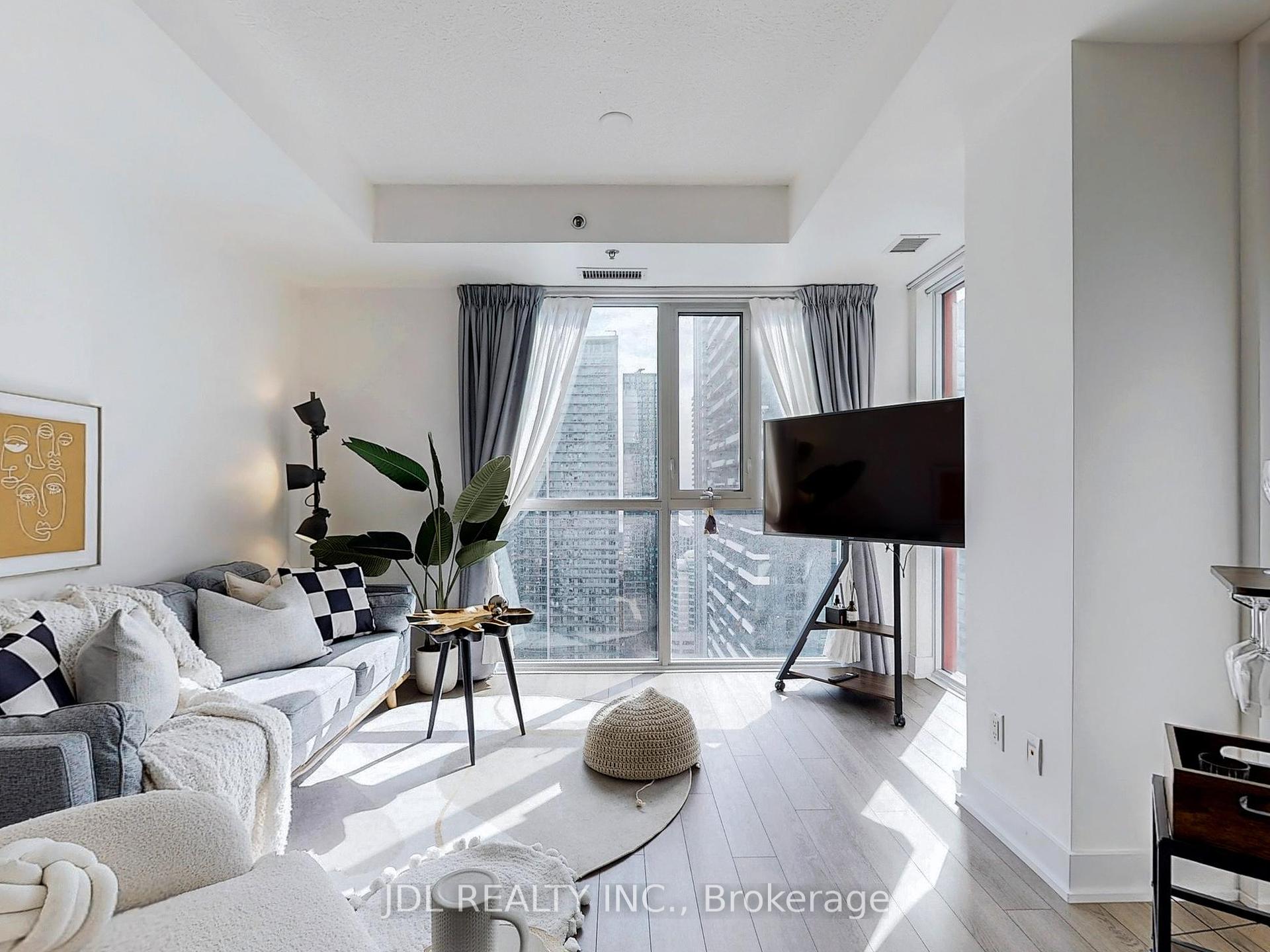 2 Bedrooms Condo at 318 Richmond, Toronto For sale