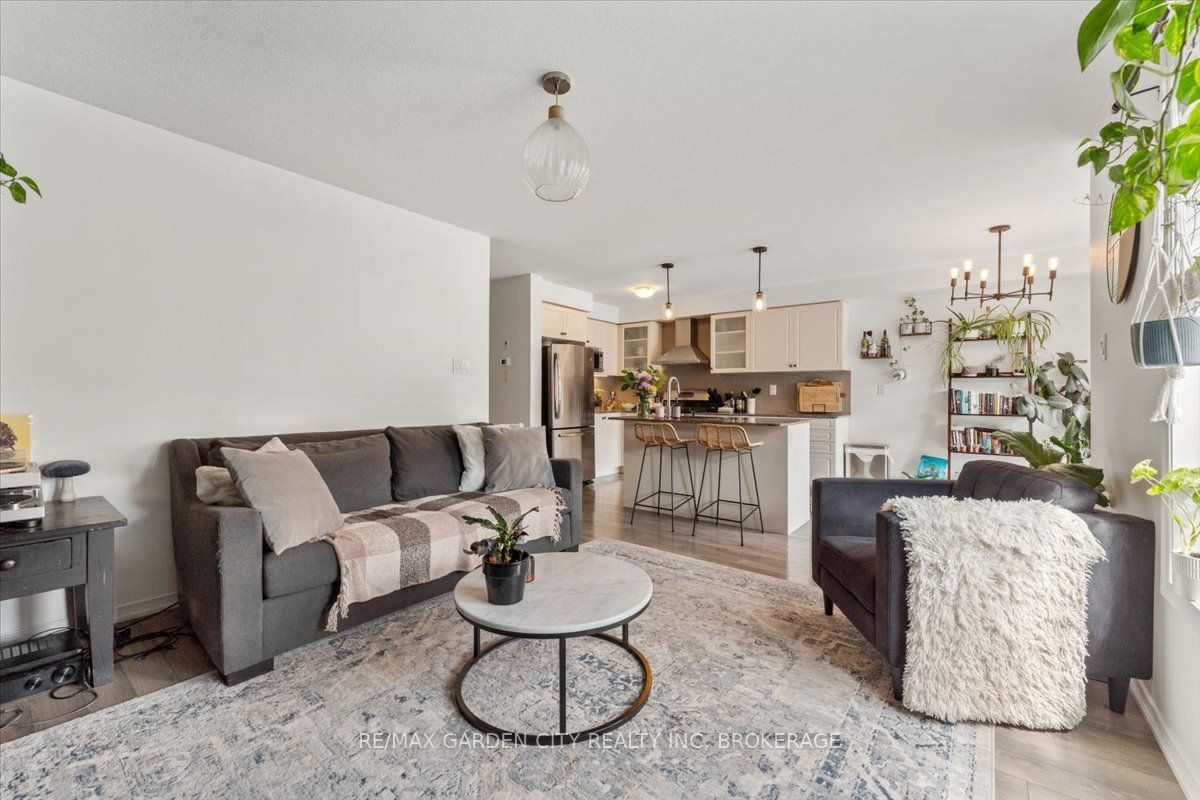 8648 DOGWOOD Crescent