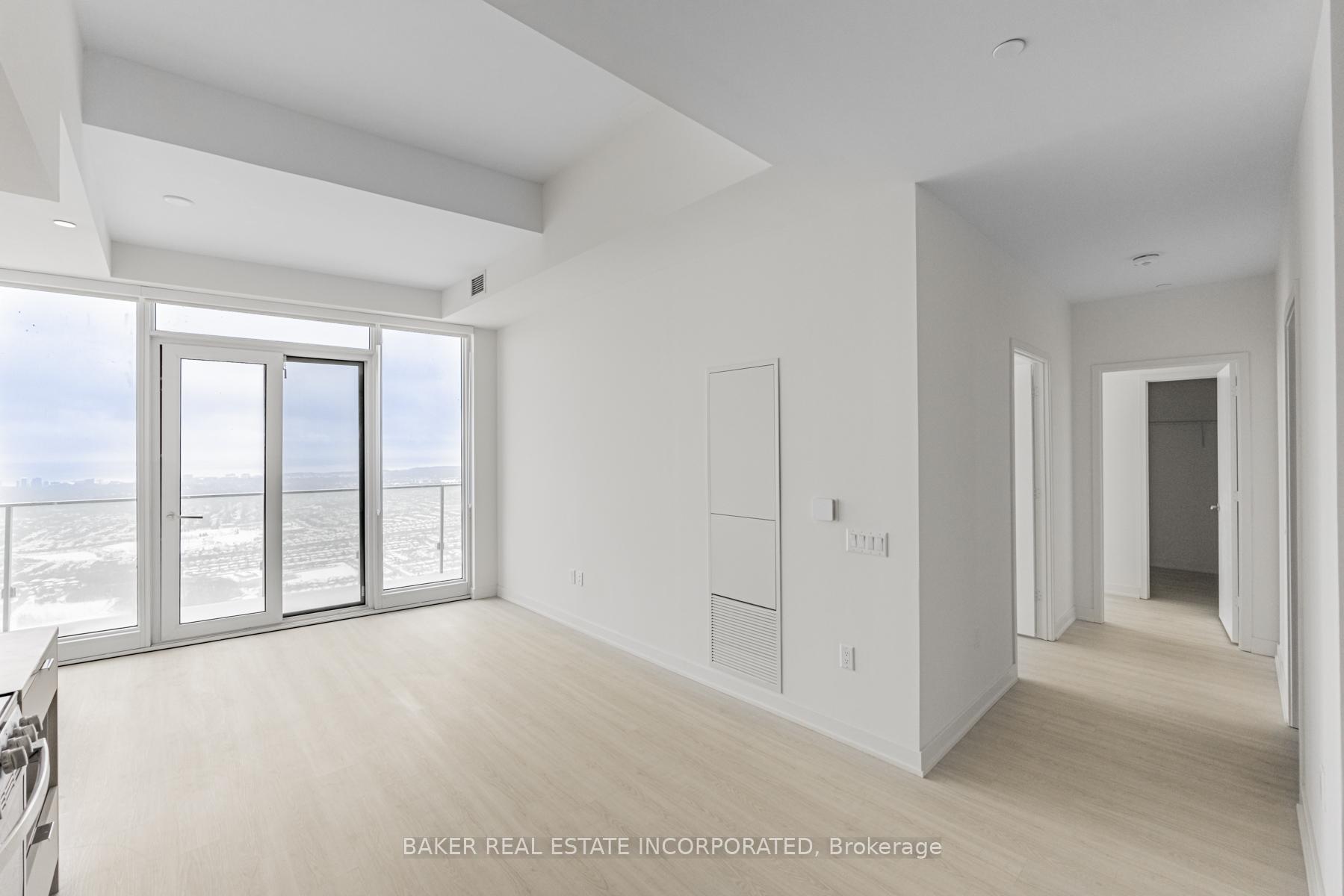 3 Bedrooms Condo at 3883 Quartz, Mississauga For sale