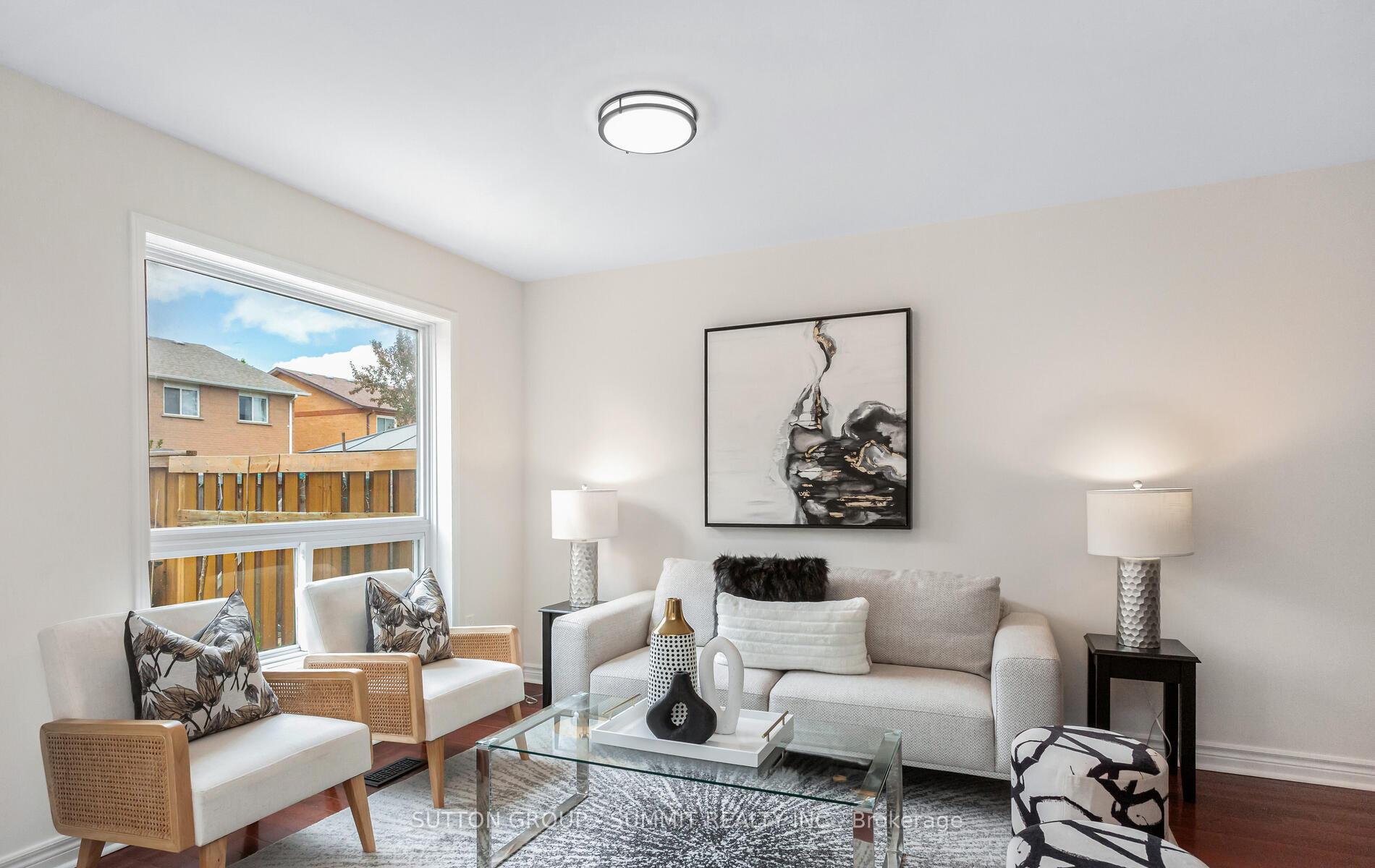 3 Bedrooms Condo at 550 Steddick, Mississauga For sale