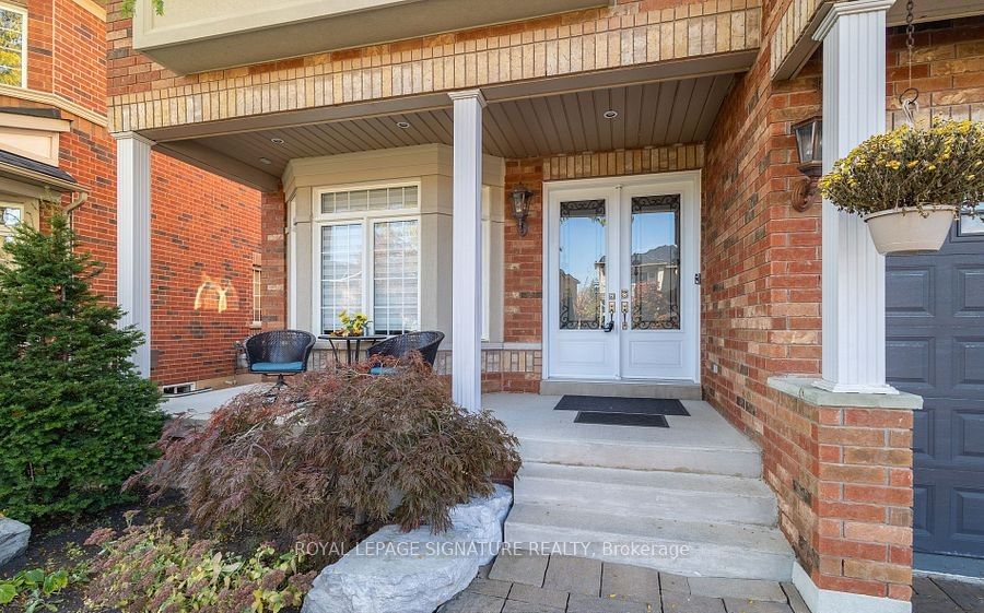 6844 Golden Hills Way, Mississauga, ON L5W 1P3