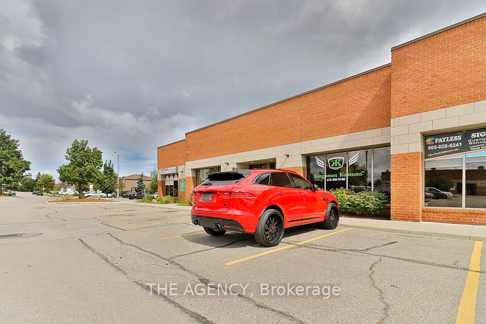 3176 Ridgeway