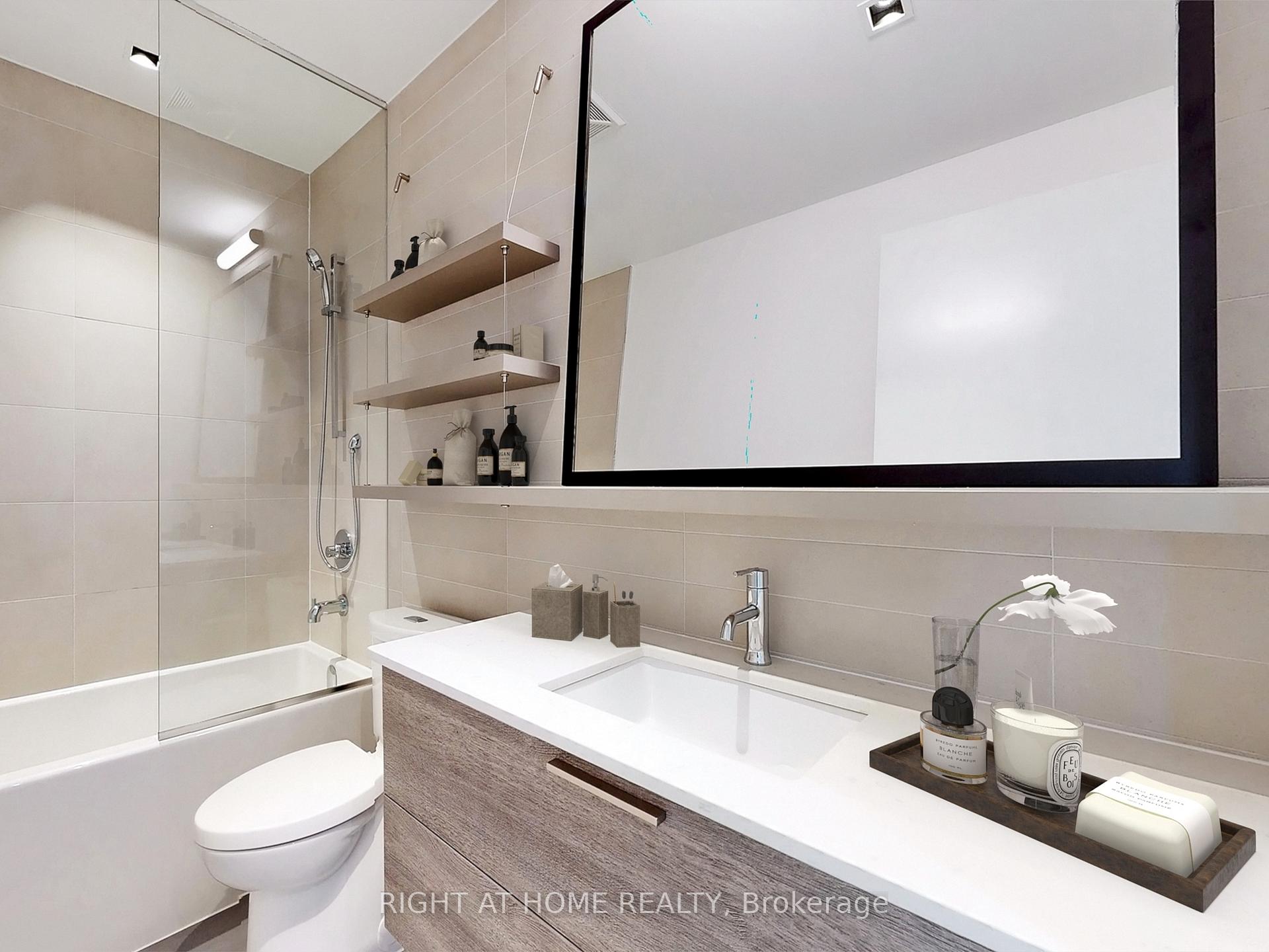 2 Bedrooms Condo at 501 Adelaide, Toronto For sale