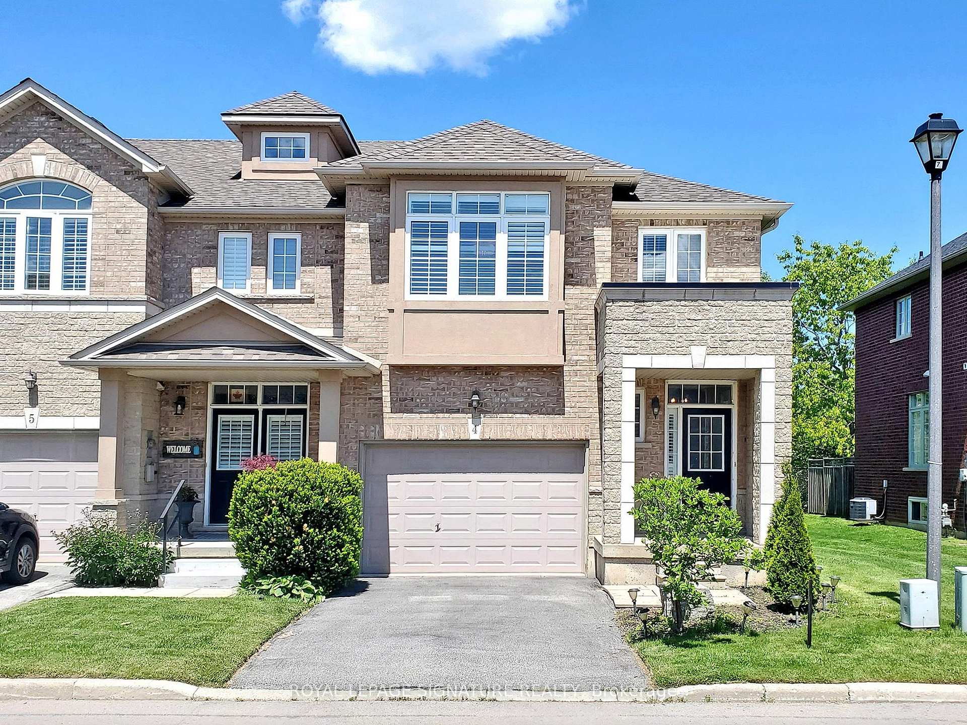 3 Bedrooms Condo at 99 Panabaker, Hamilton For sale