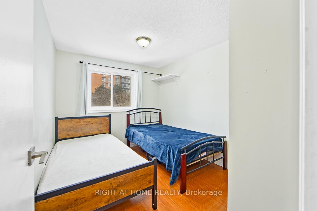 3 Bedrooms Condo at 50 Silver Bell,  Toronto For sale