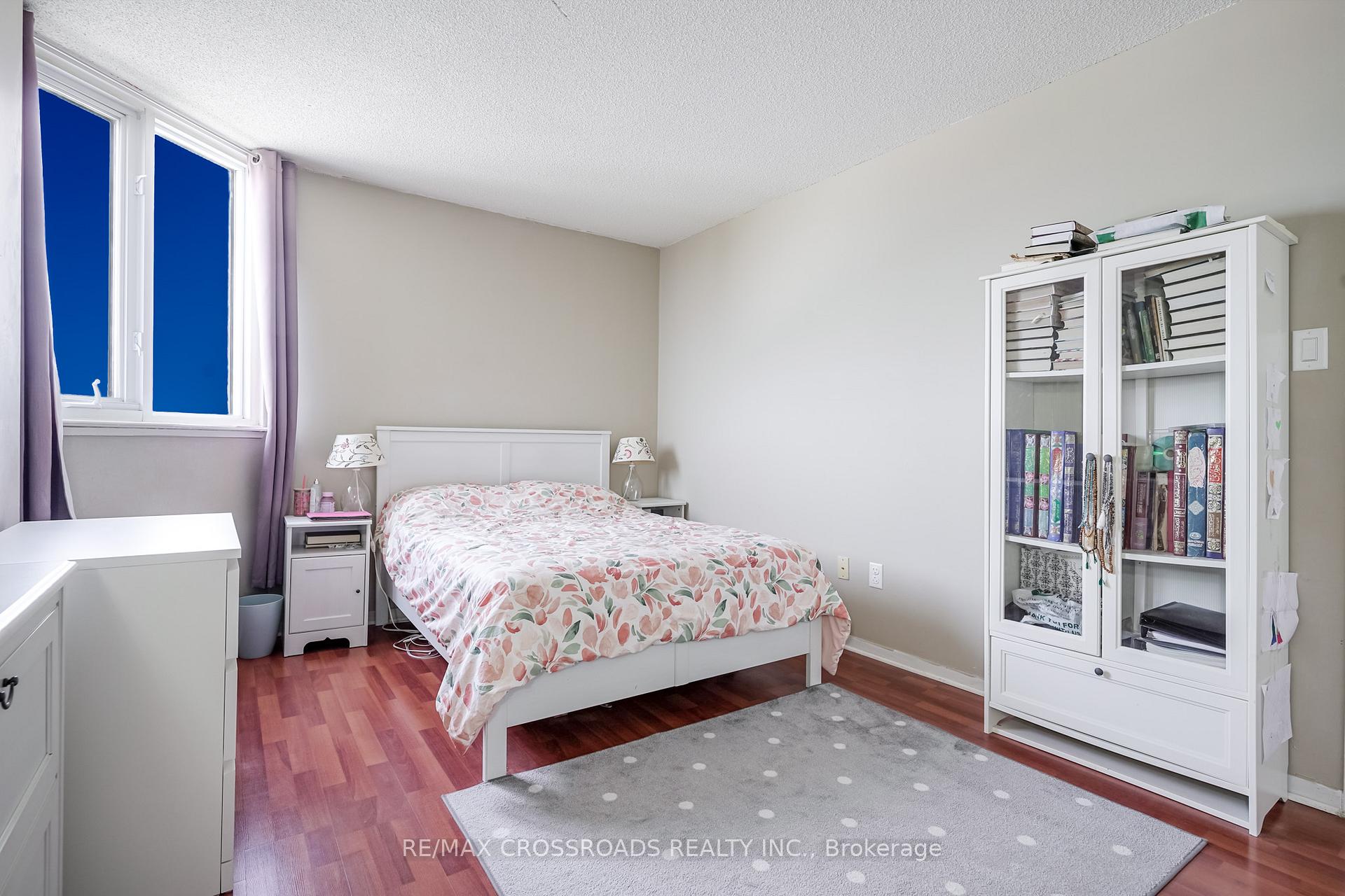 3 Bedrooms Condo at 15 Sewells, Toronto For sale