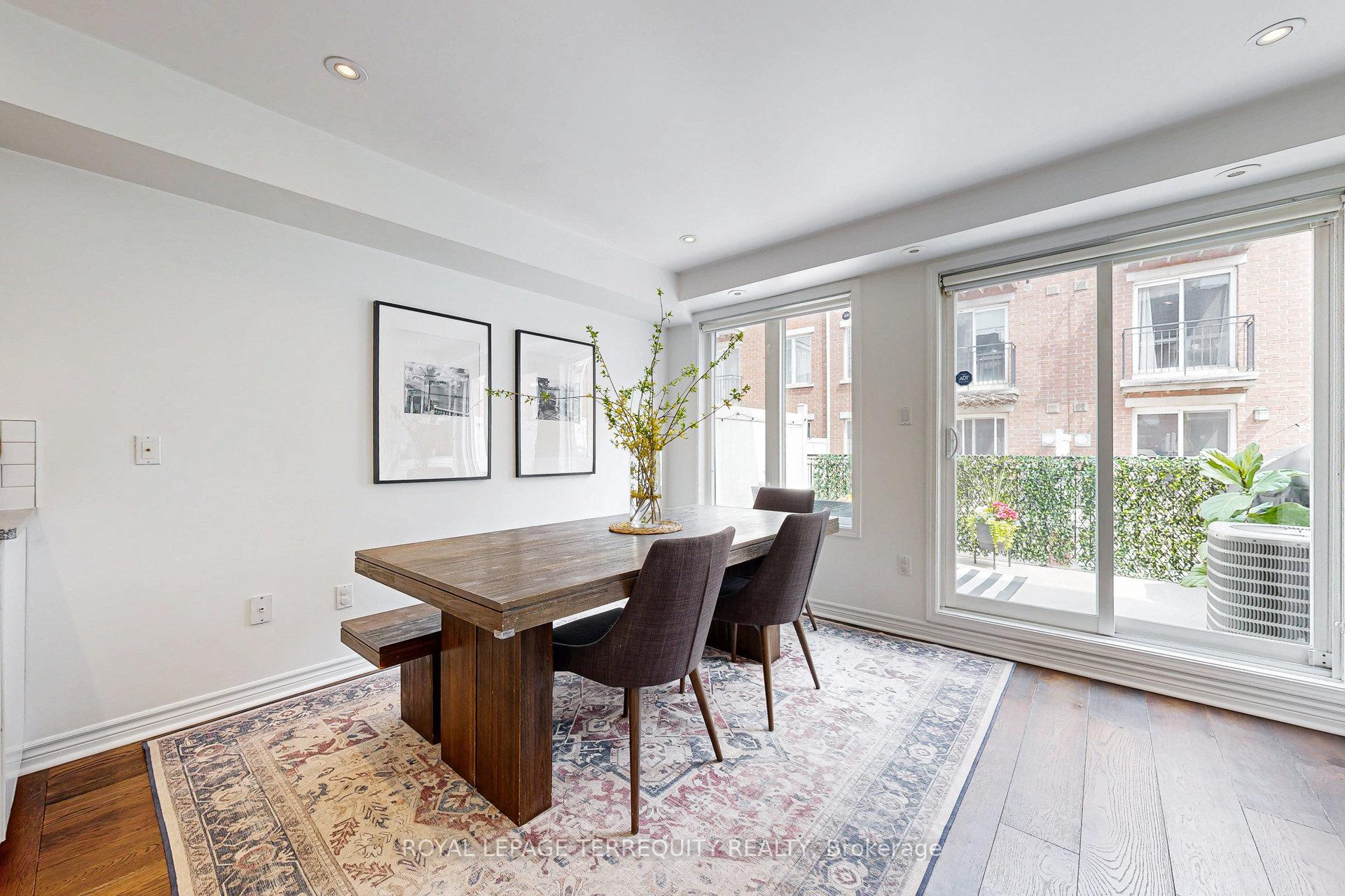 3 Bedrooms Condo at 25 Laidlaw, Toronto For sale