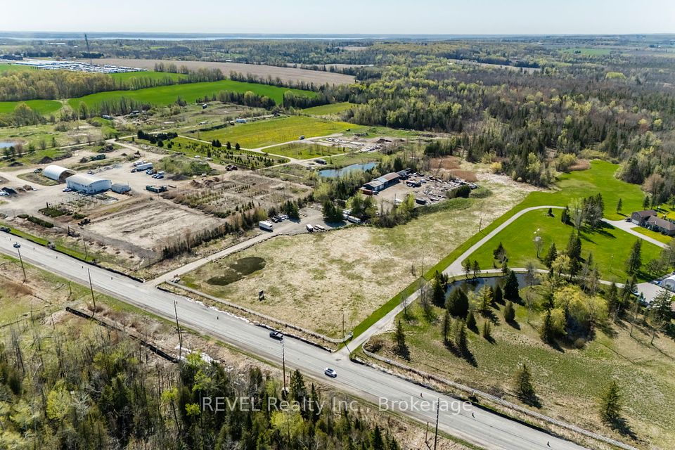 2513 Innisfil Beach