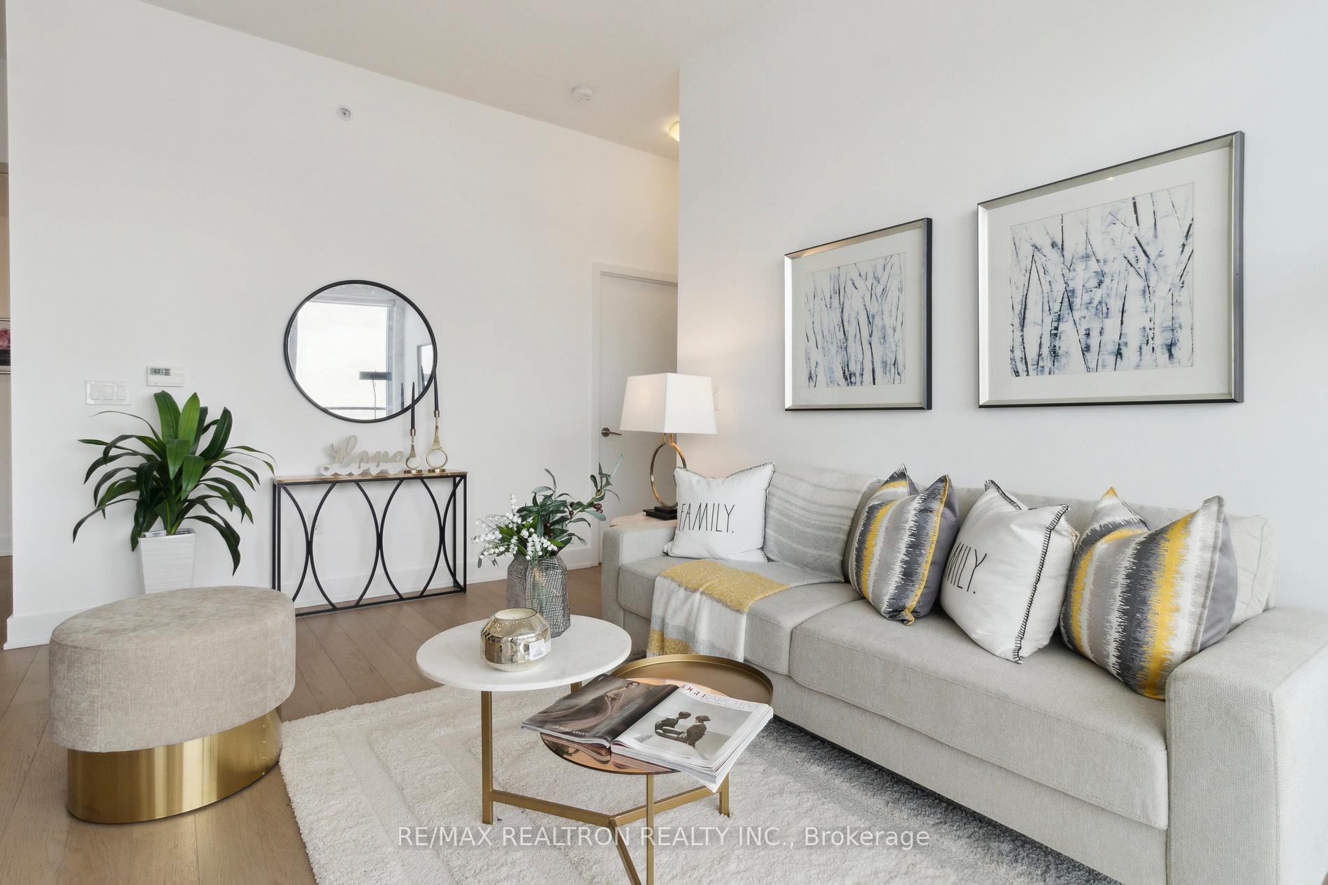 2 Bedrooms Condo at 30 Shore Breeze, Toronto For sale