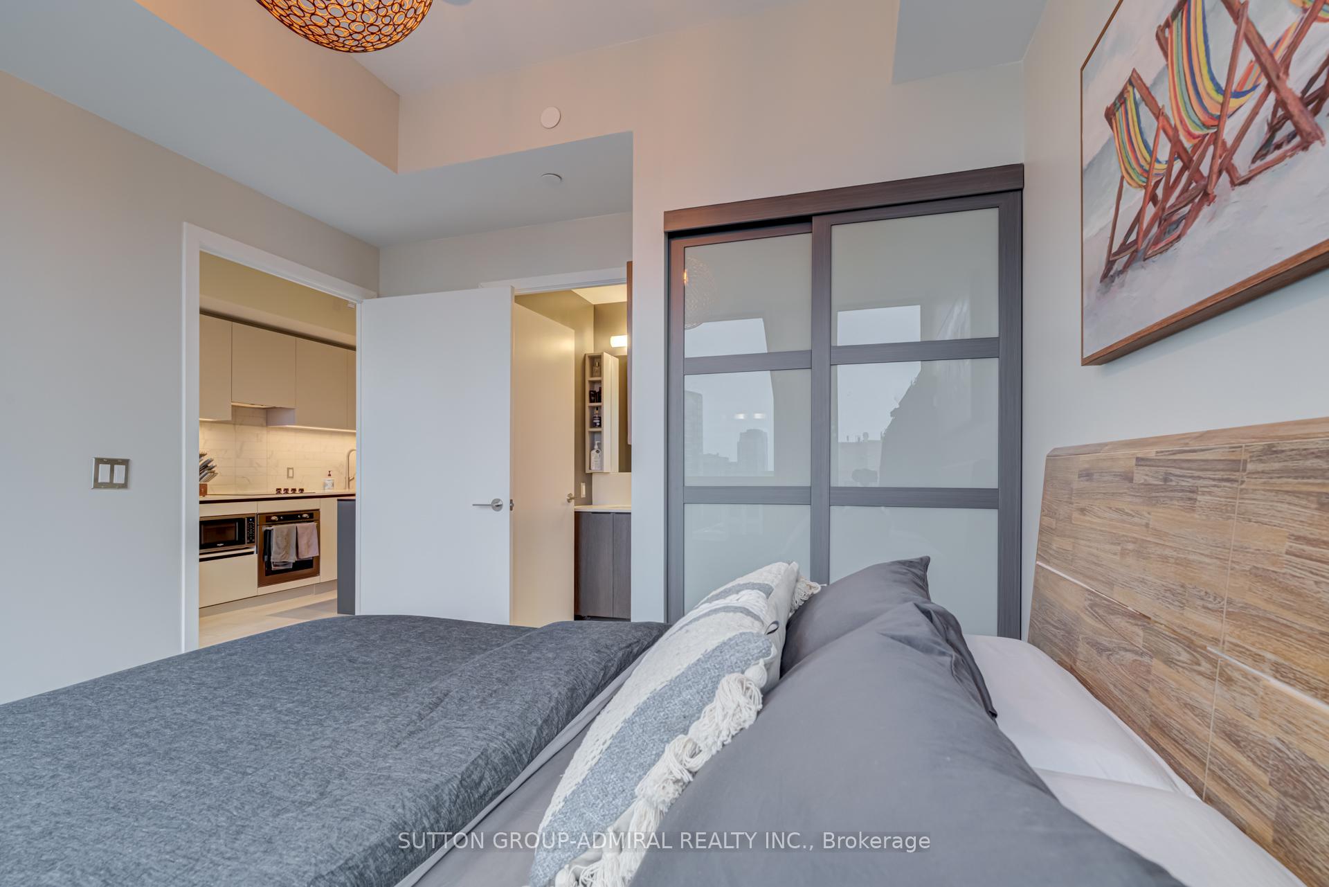 2 Bedrooms Condo at 55 Mercer,  Toronto For sale