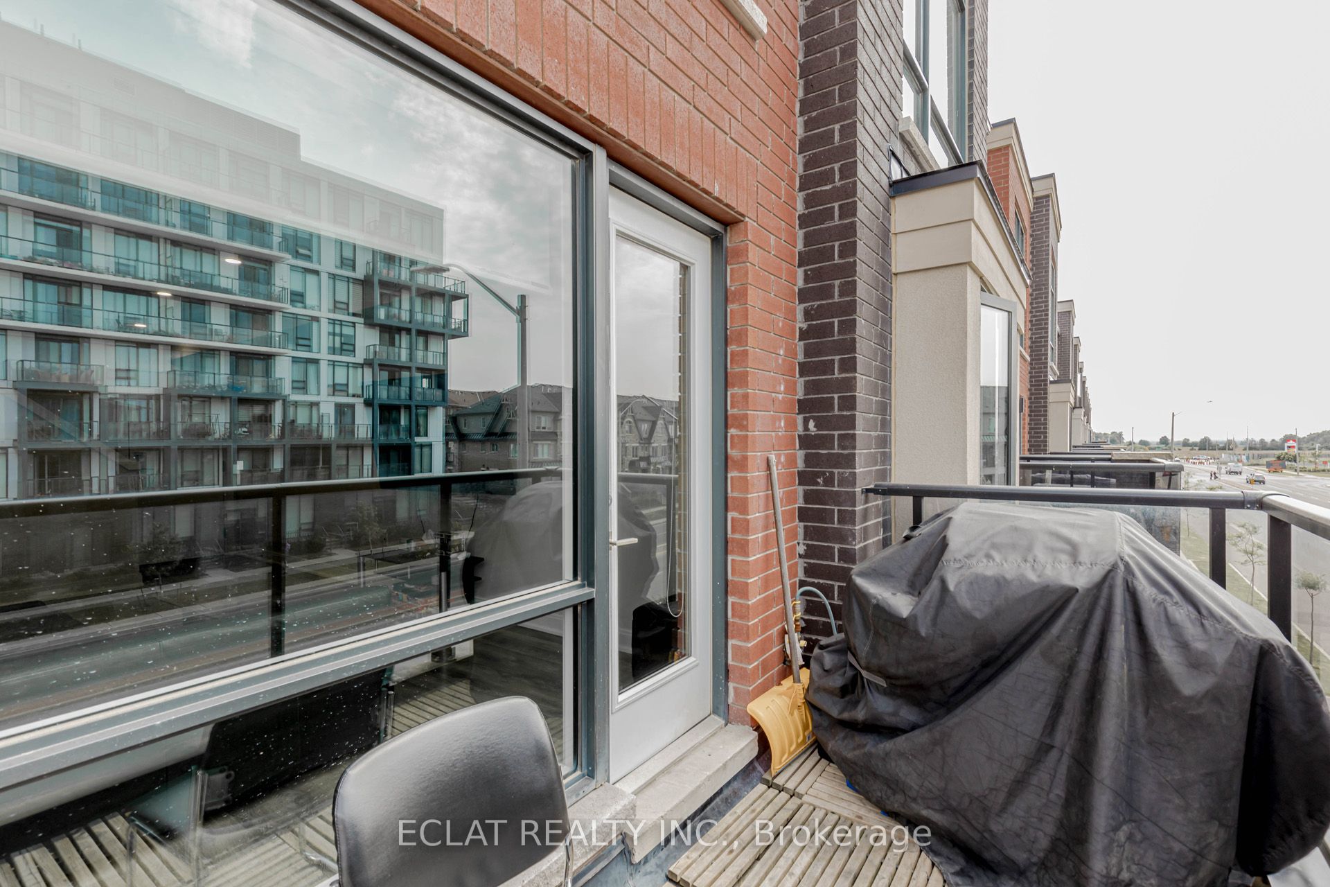 100 Dufay Road, #100