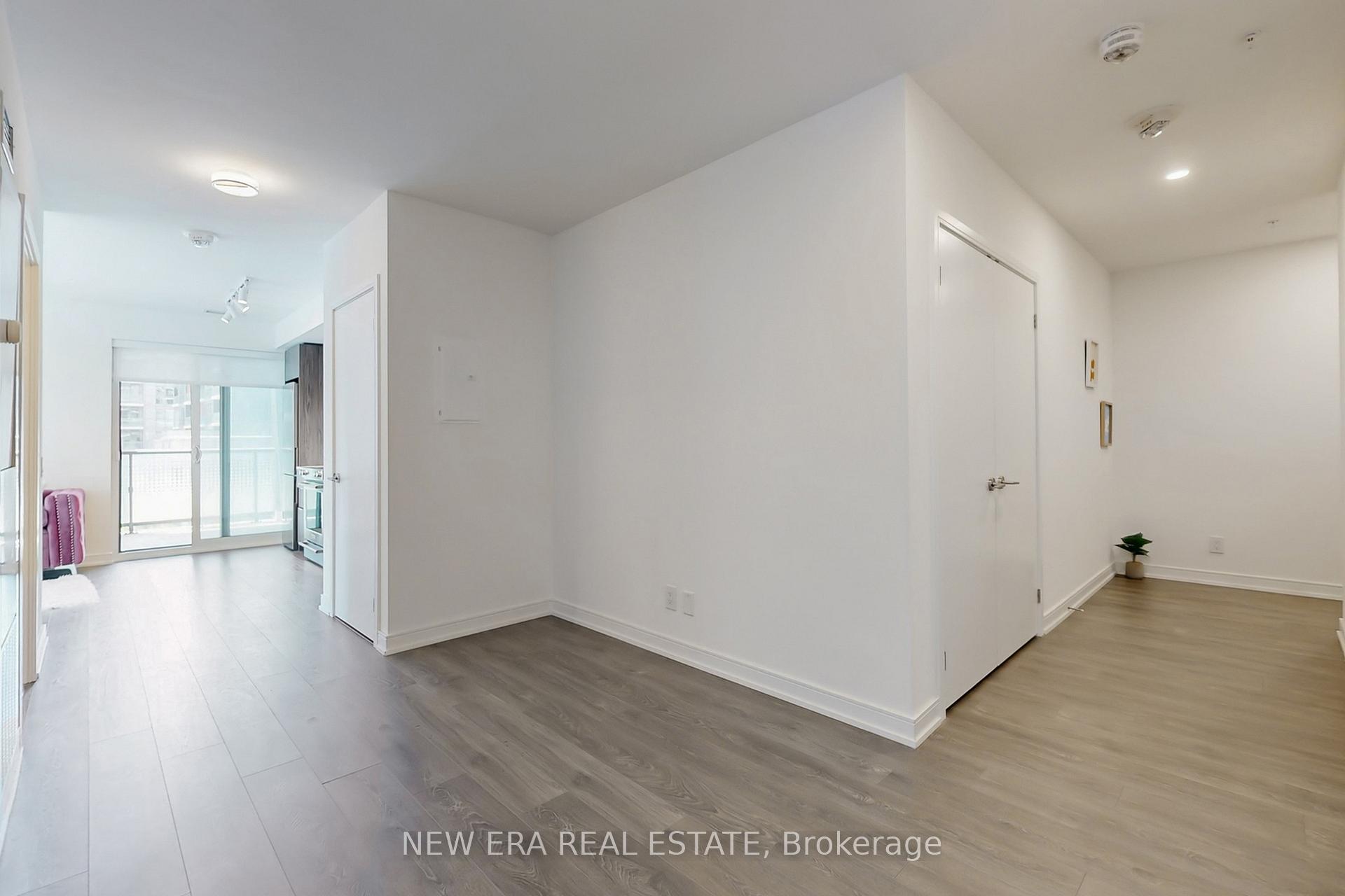 2 Bedrooms Condo at 30 Samuel Wood, Toronto For sale