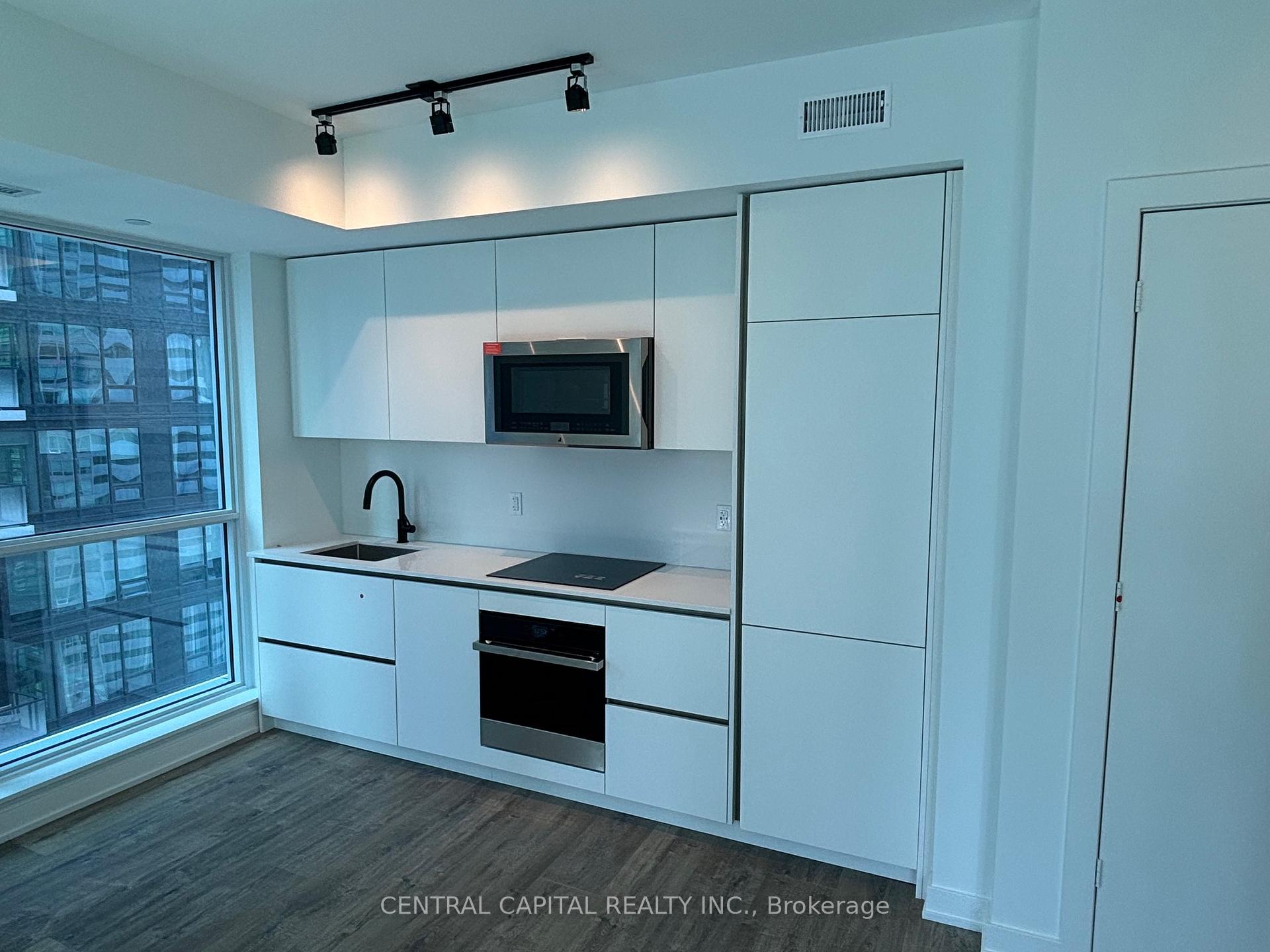 1 Bedroom Condo at 327 King, Toronto For sale