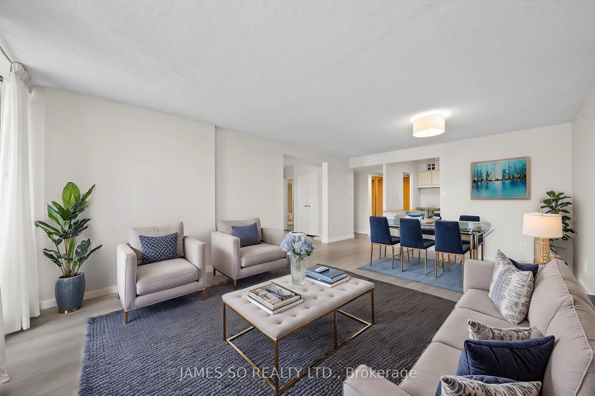3 Bedrooms Condo at 20 Fashion Roseway, Toronto For sale