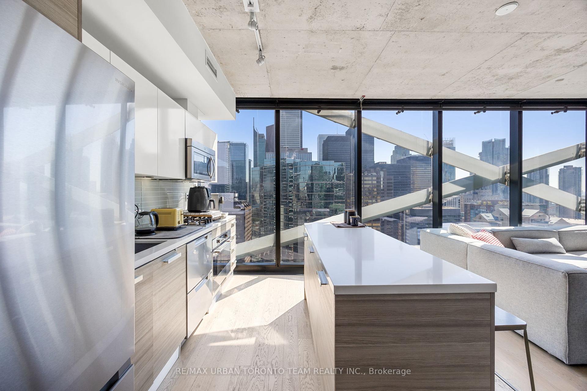 2 Bedrooms Condo at 224 King, Toronto For sale