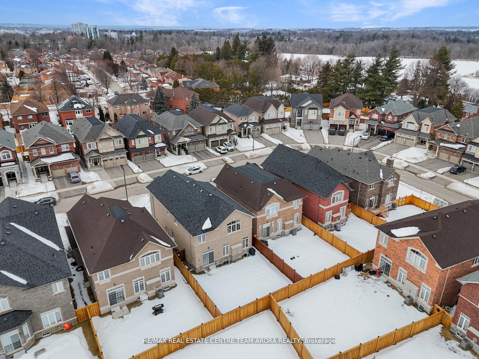 38 Rosewell Crescent
