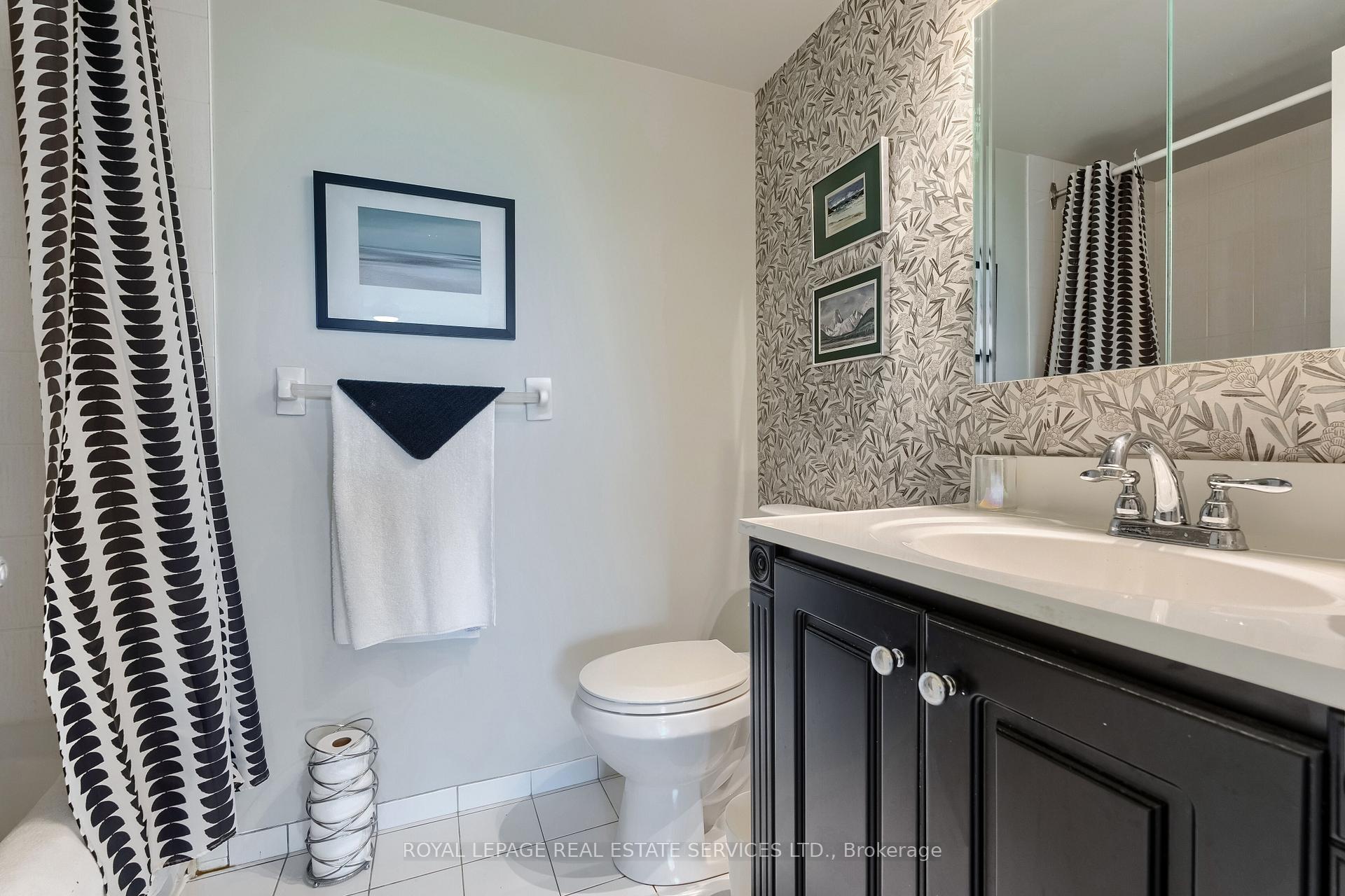 1 Bedroom Condo at 2155 Burnhamthorpe, Mississauga For sale