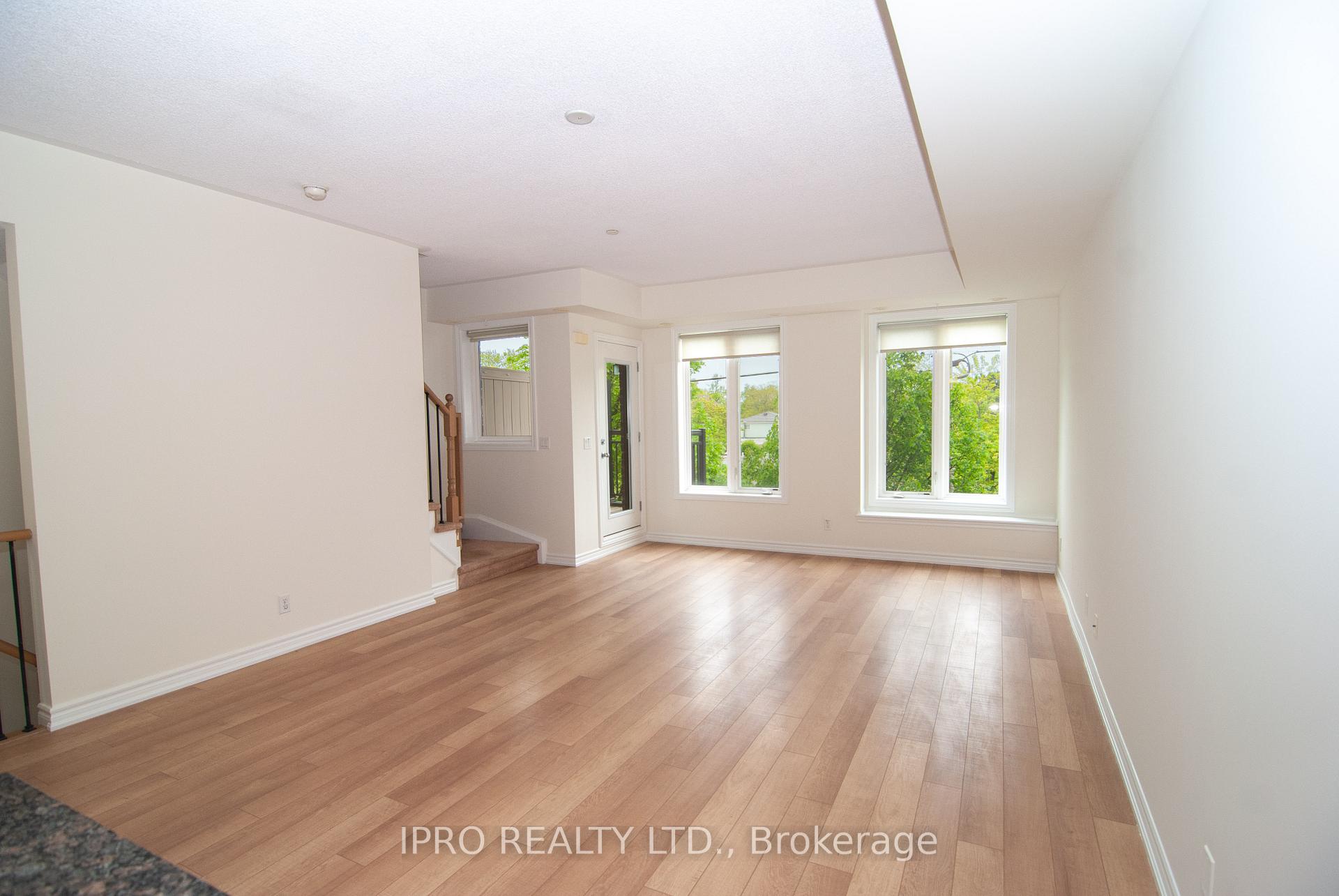 2 Bedrooms Condo at 50 Carnation, Toronto For sale