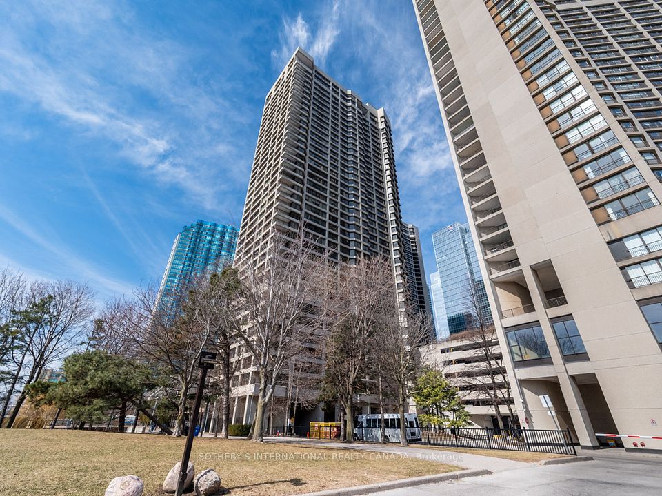 65 Harbour Square