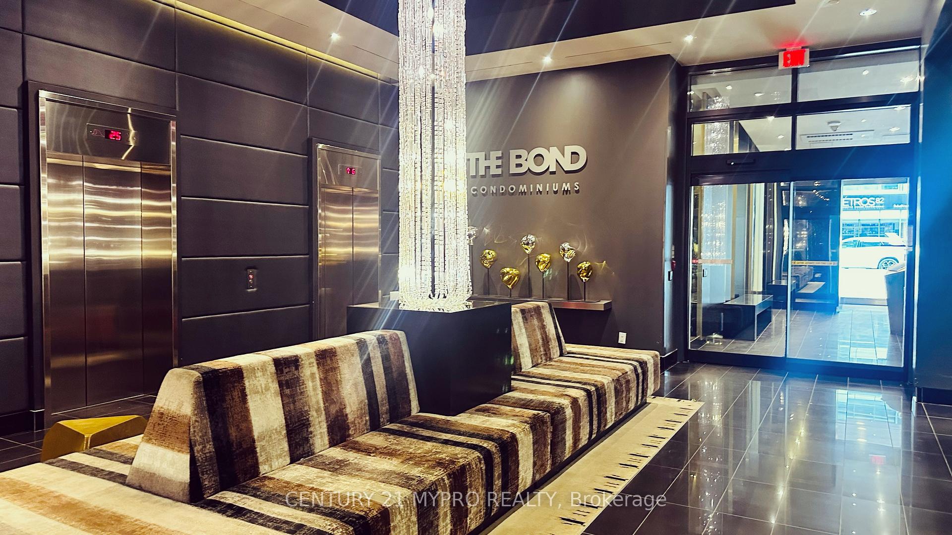 2 Bedrooms Condo at 290 Adelaide,  Toronto For sale