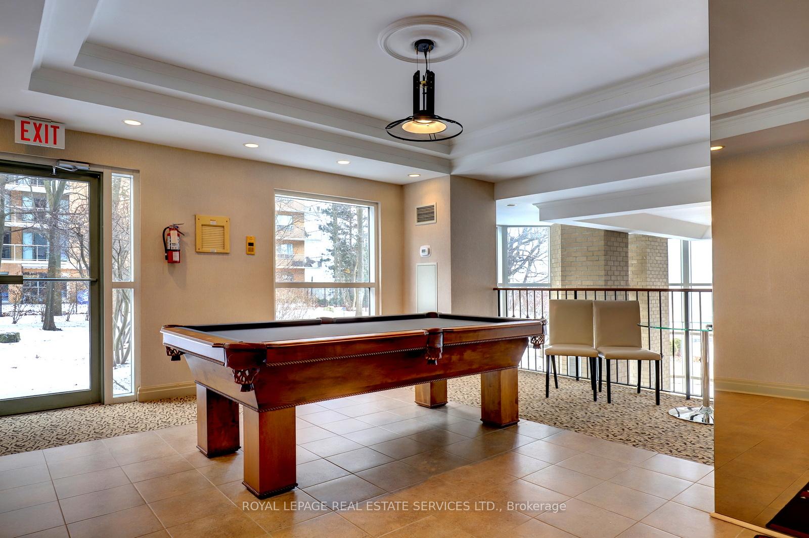2 Bedrooms Condo at 2190 Lakeshore, Burlington For sale