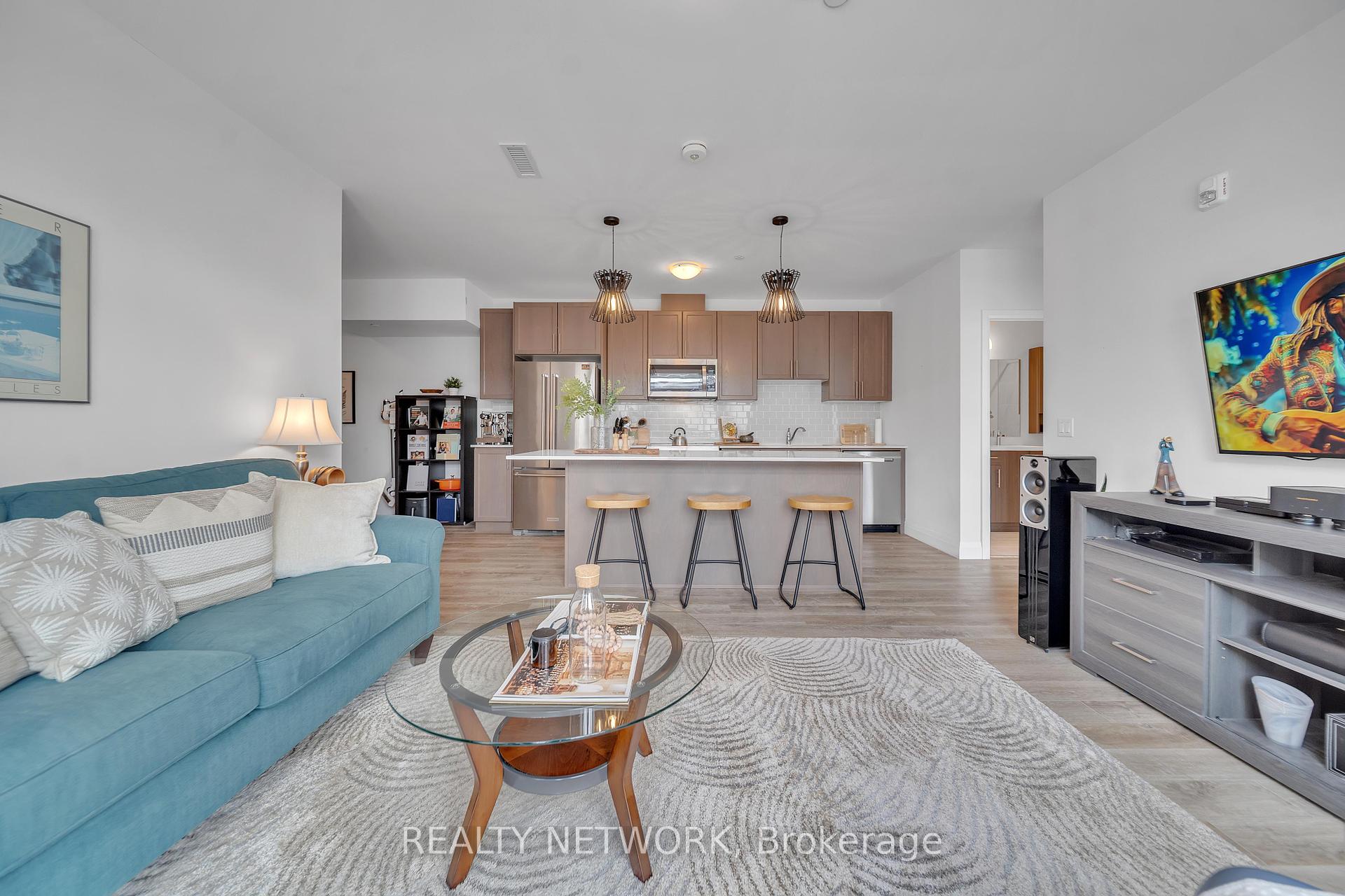 2 Bedrooms Condo at 1 Redfern, Hamilton For sale