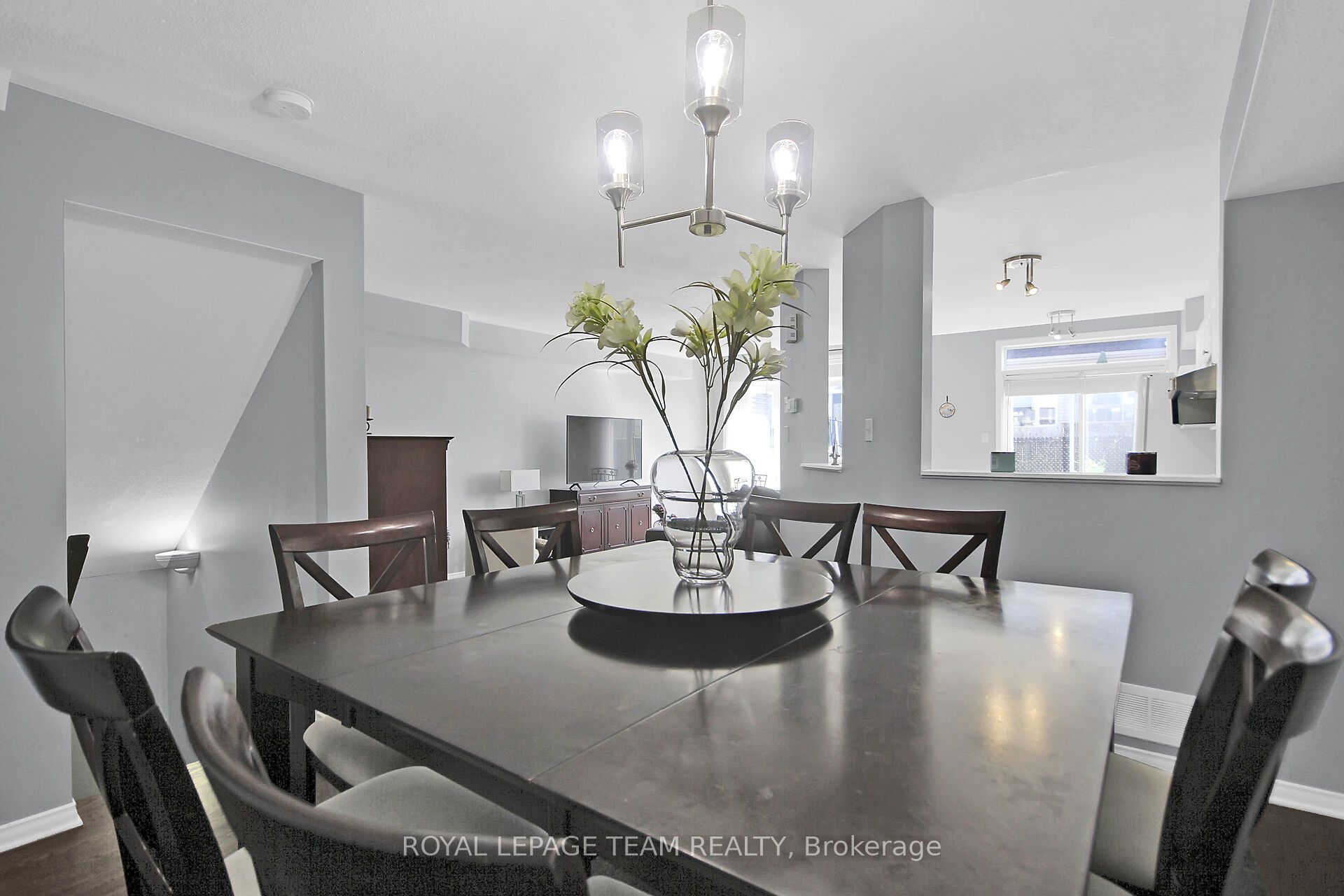 214 Cityview Crescent