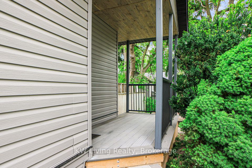 22 Niagara Street, Newmarket, ON L3Y 4E3