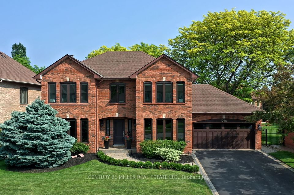 1036 Masters Green, Oakville, ON L6M 2N7