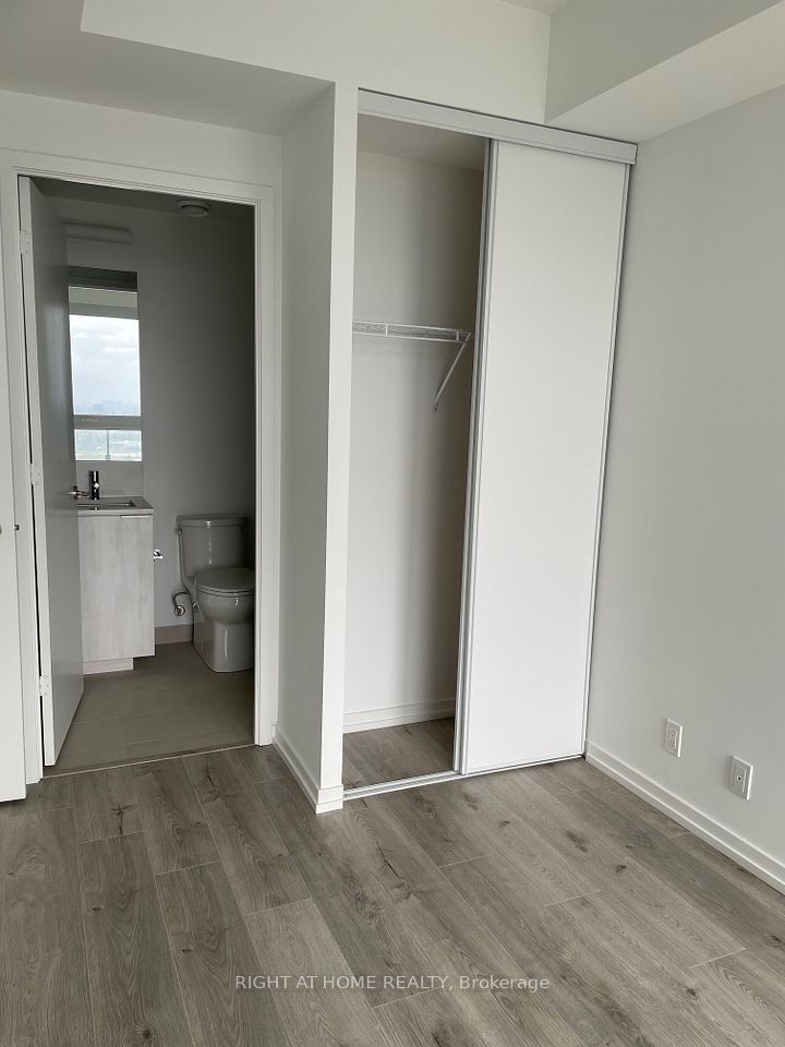 https://trreb-image.ampre.ca/bACVuuCj9oP-IvBeg1U1Vq7yu0NdEDLYKxX5EjEAza0/rs:fit:960:960/wm:.5:so:0:50:.4/wmsh:10/wmt:PHNwYW4gZm9yZWdyb3VuZD0nd2hpdGUnIGZvbnQ9JzY4Jz5SSUdIVCBBVCBIT01FIFJFQUxUWSwgQnJva2VyYWdlPC9zcGFuPg/L3RycmViL2xpc3RpbmdzLzQwLzg5LzE3LzExL3AvMjJlODBlYWItZWU0Zi00YTY3LWJhNDUtZjliYzNjMWIzZmEzLmpwZw.jpg