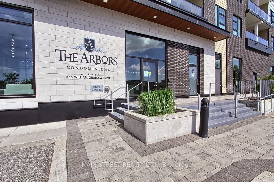 #110 - 555 William Graham Drive, Aurora, ON L4G 7C4
