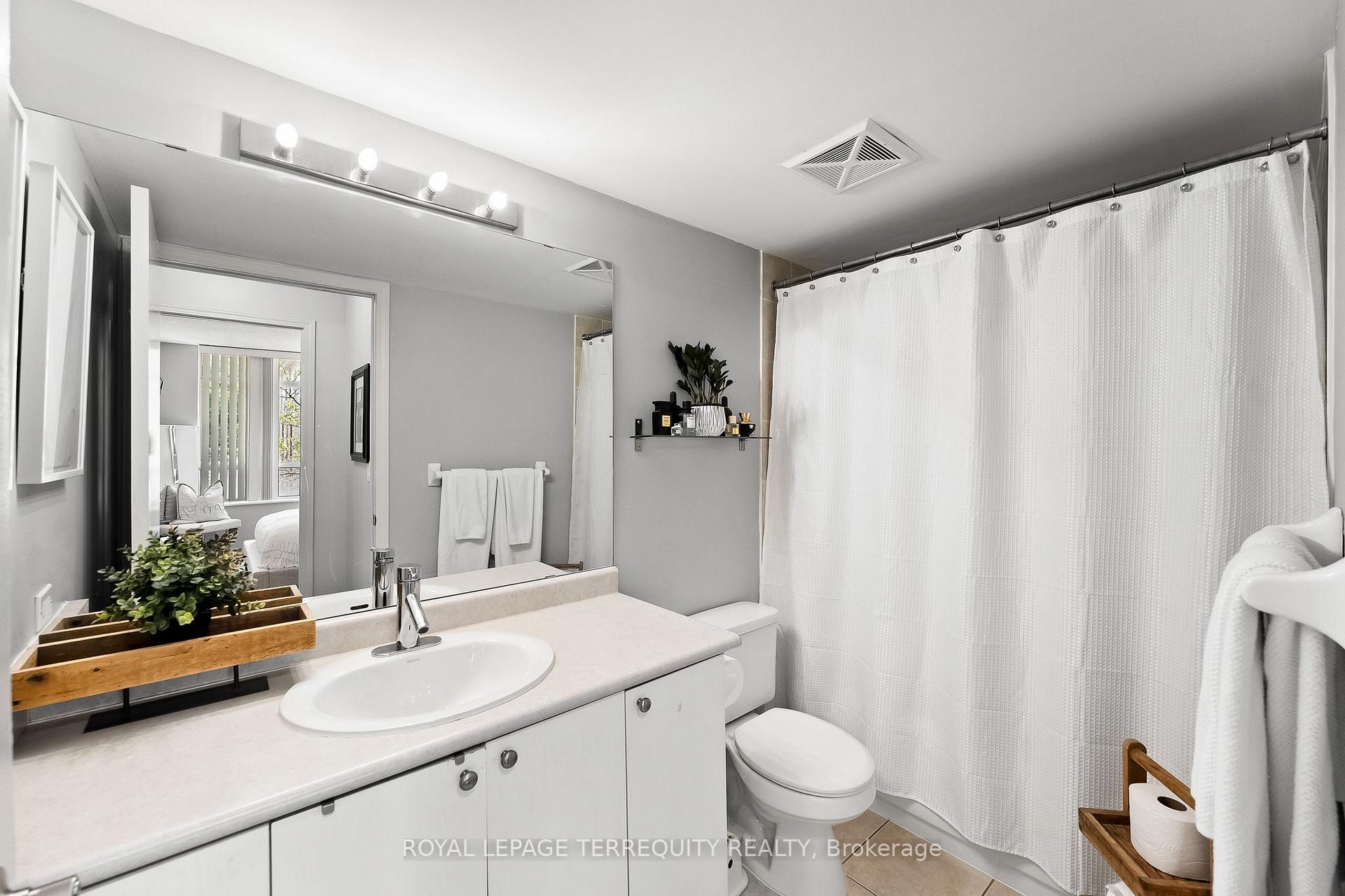 3 Bedrooms Condo at 3650 Kingston RD, Toronto For sale
