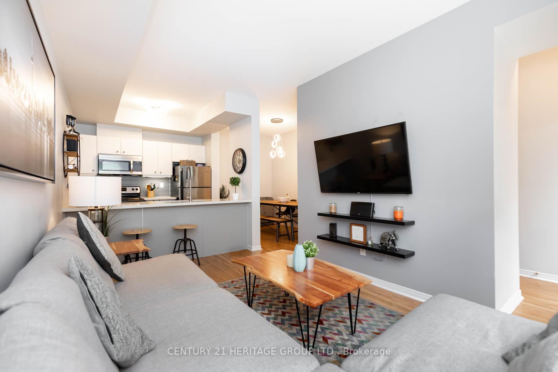 2 Bedrooms Condo at 68 Winston Park, Toronto For sale