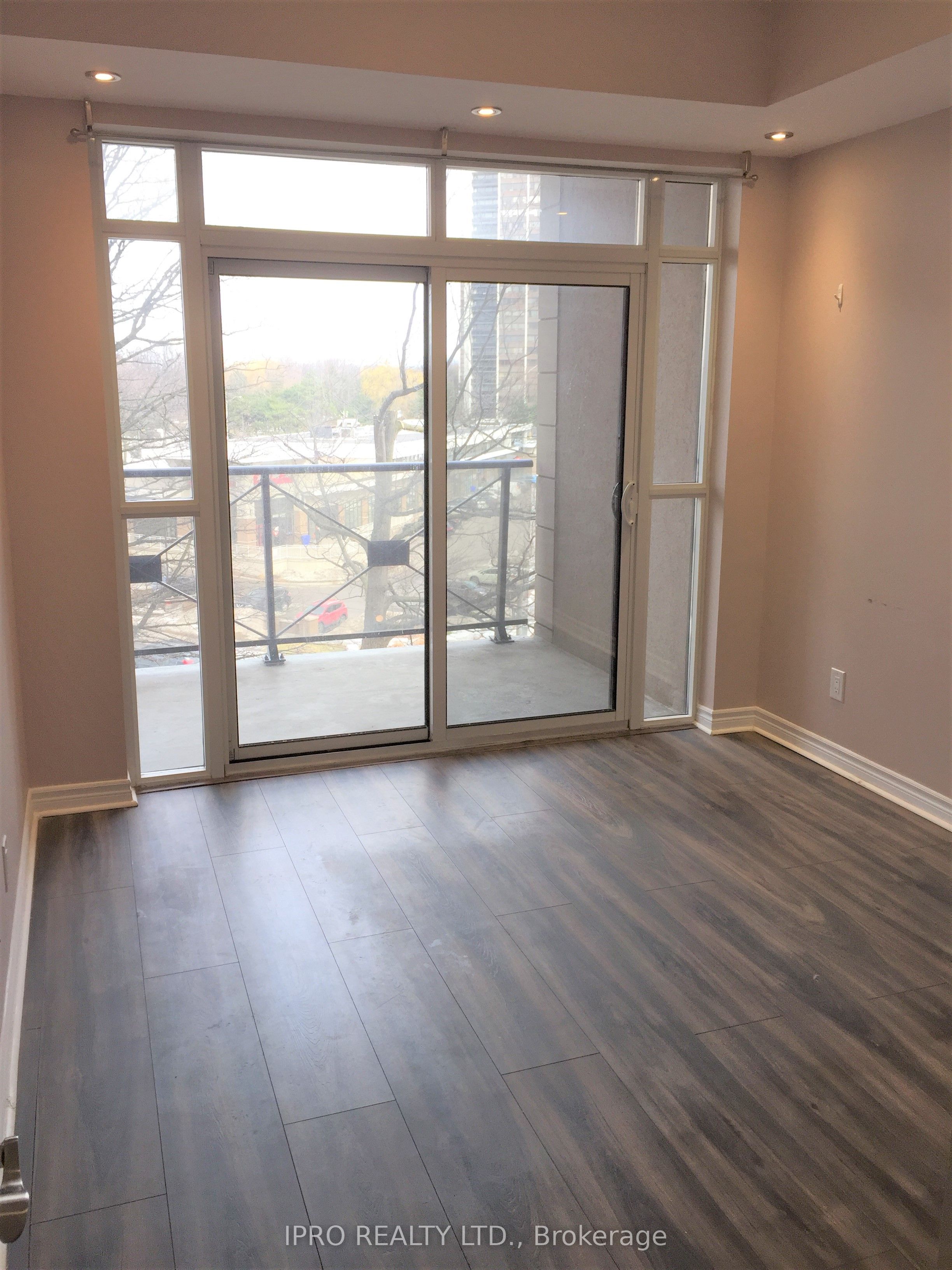 135 Wynford Drive, #409