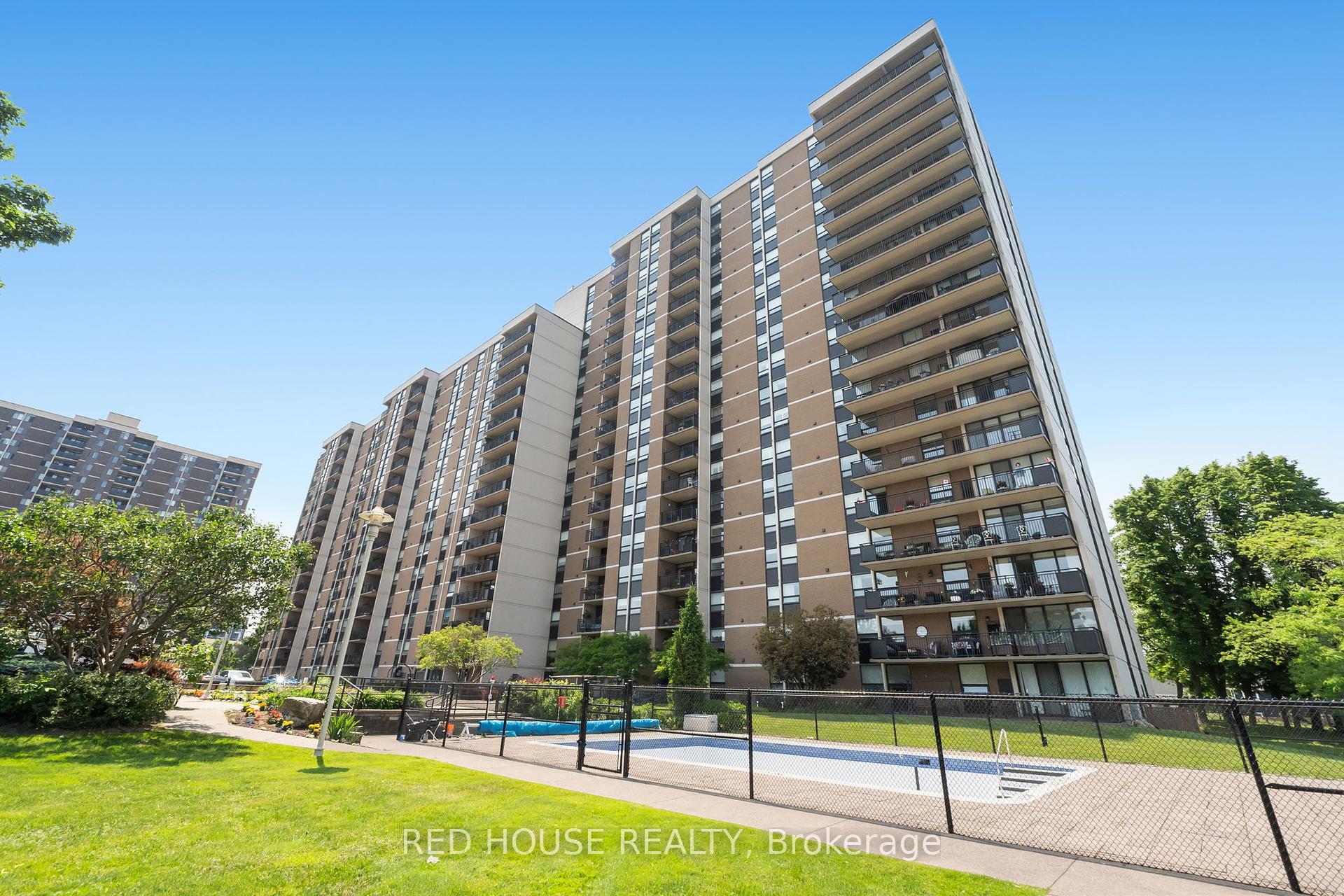 3 Bedrooms Condo at 500 Green, Hamilton For sale