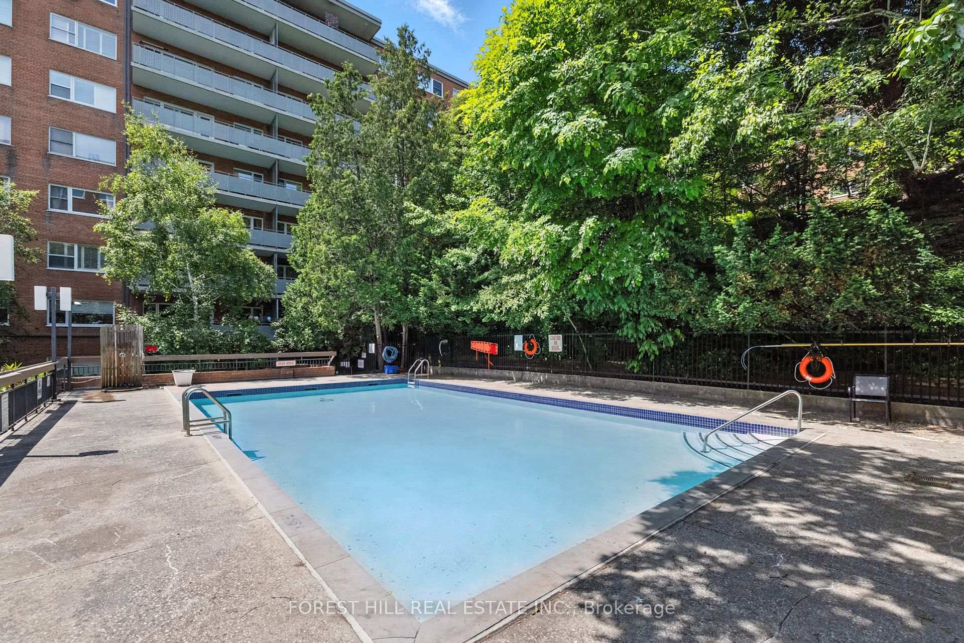 Co-op at 21 Dale, Toronto For sale