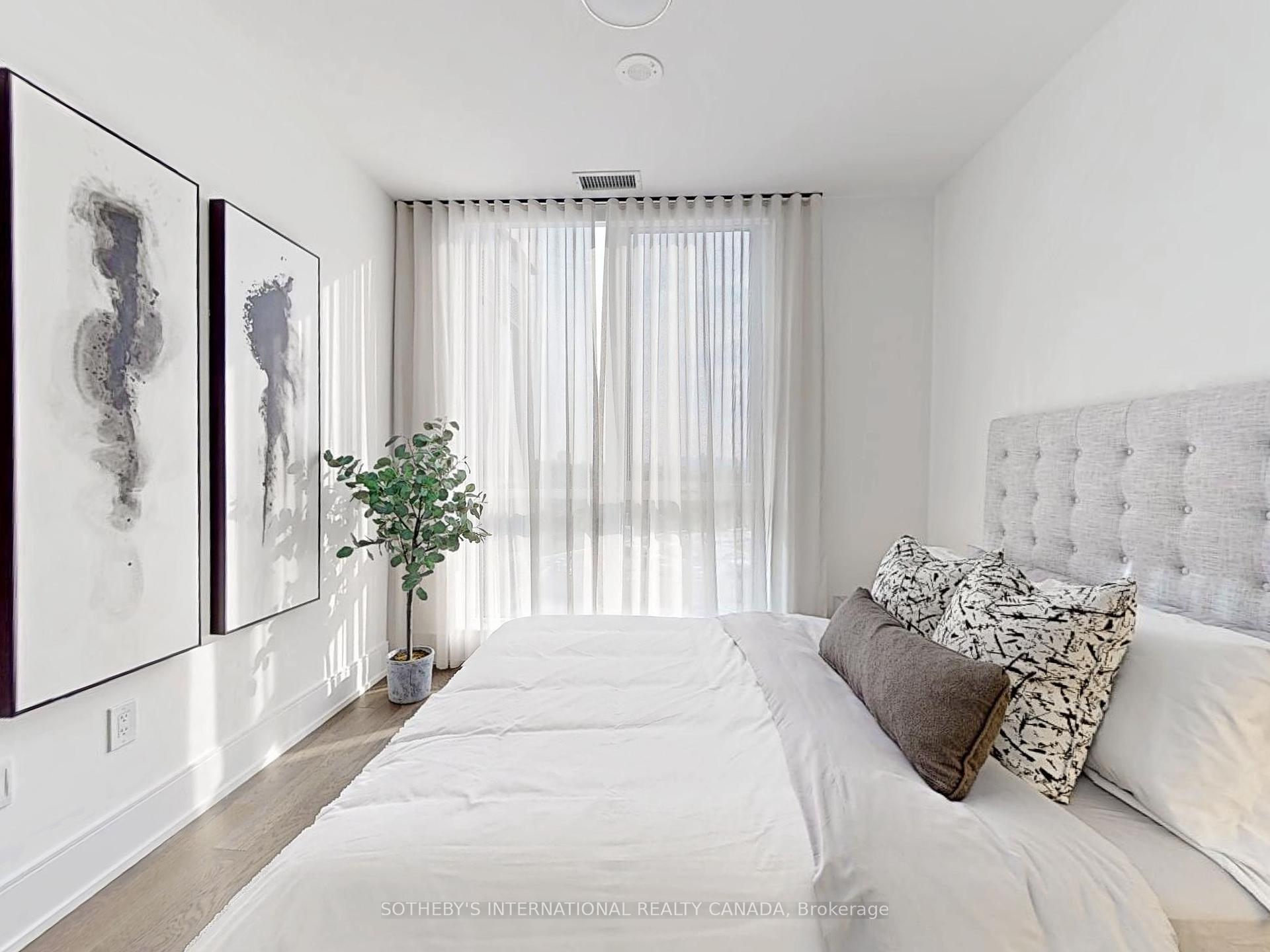 3 Bedrooms Condo at 30 Inn On the Park, Toronto For sale