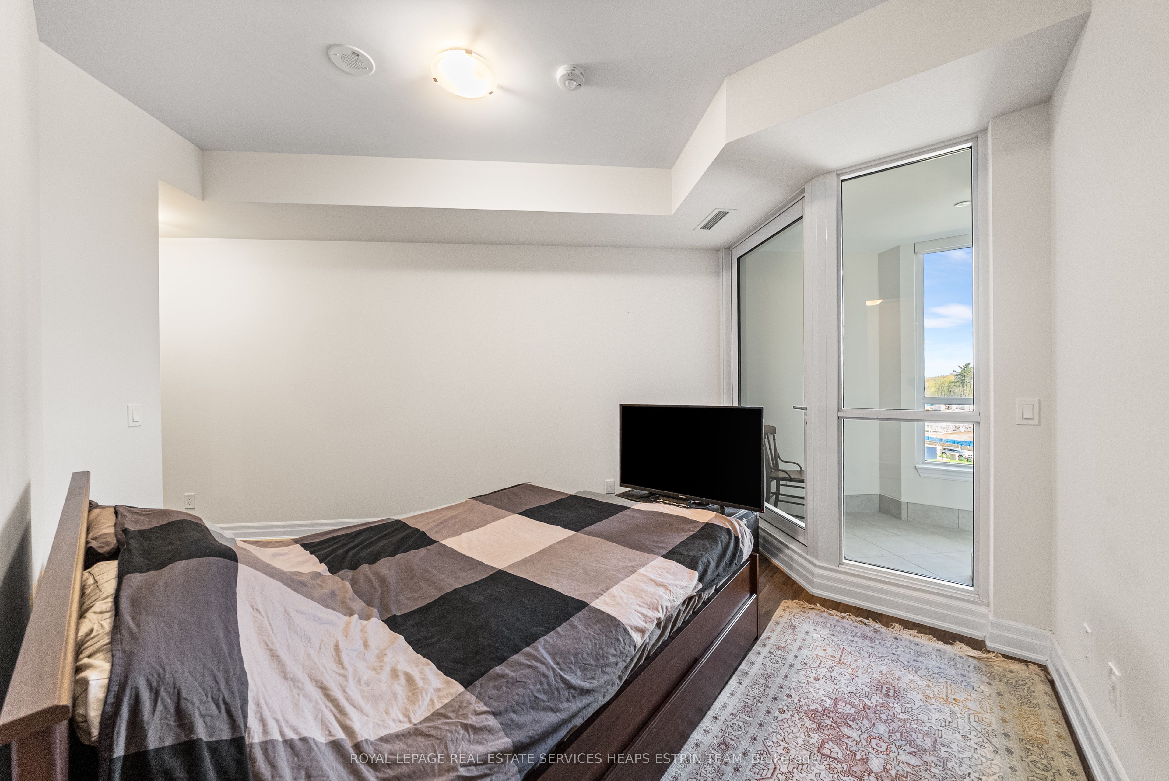 9075 Jane Street, #518