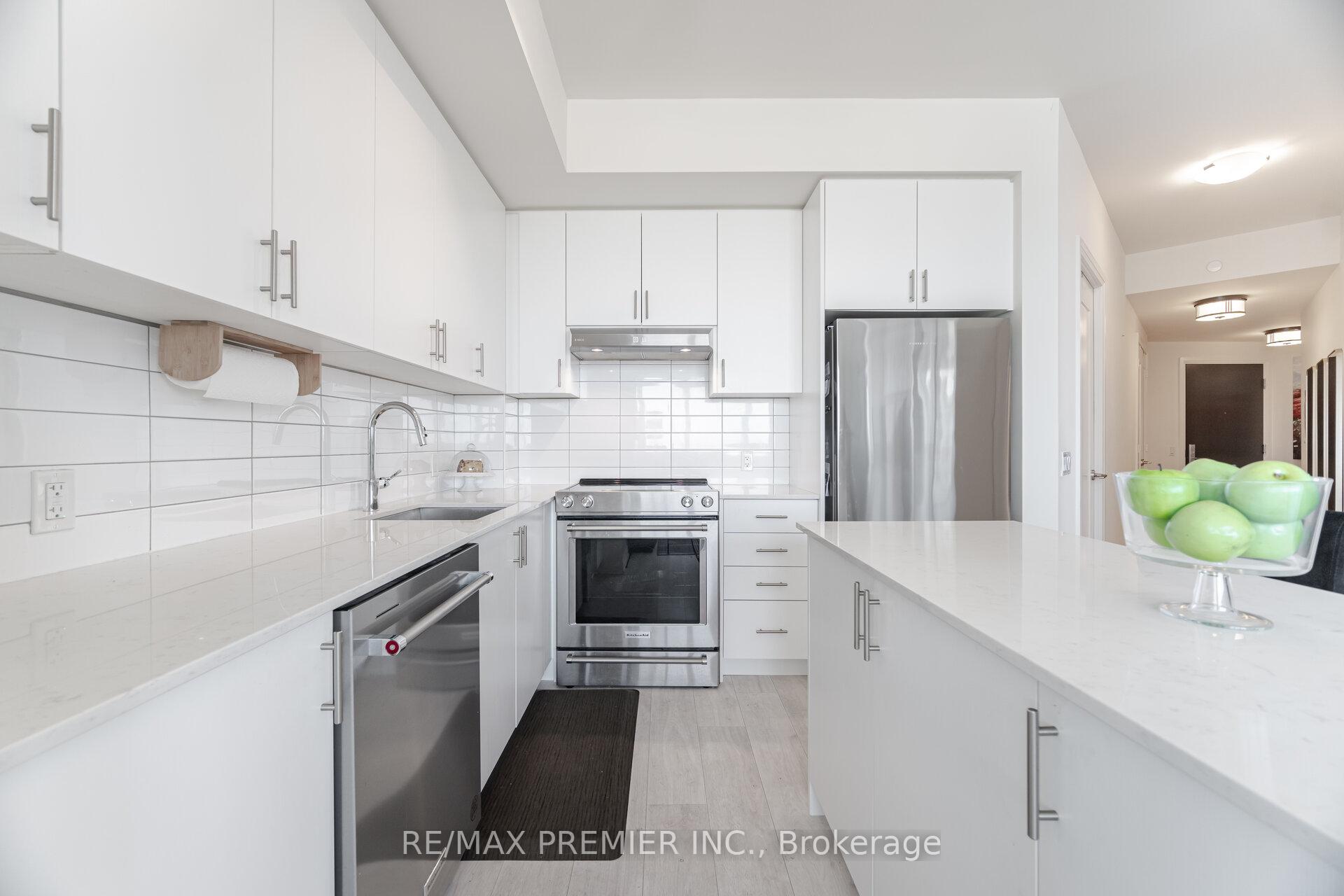 2 Bedrooms Condo at 9000 Jane,  Vaughan For sale